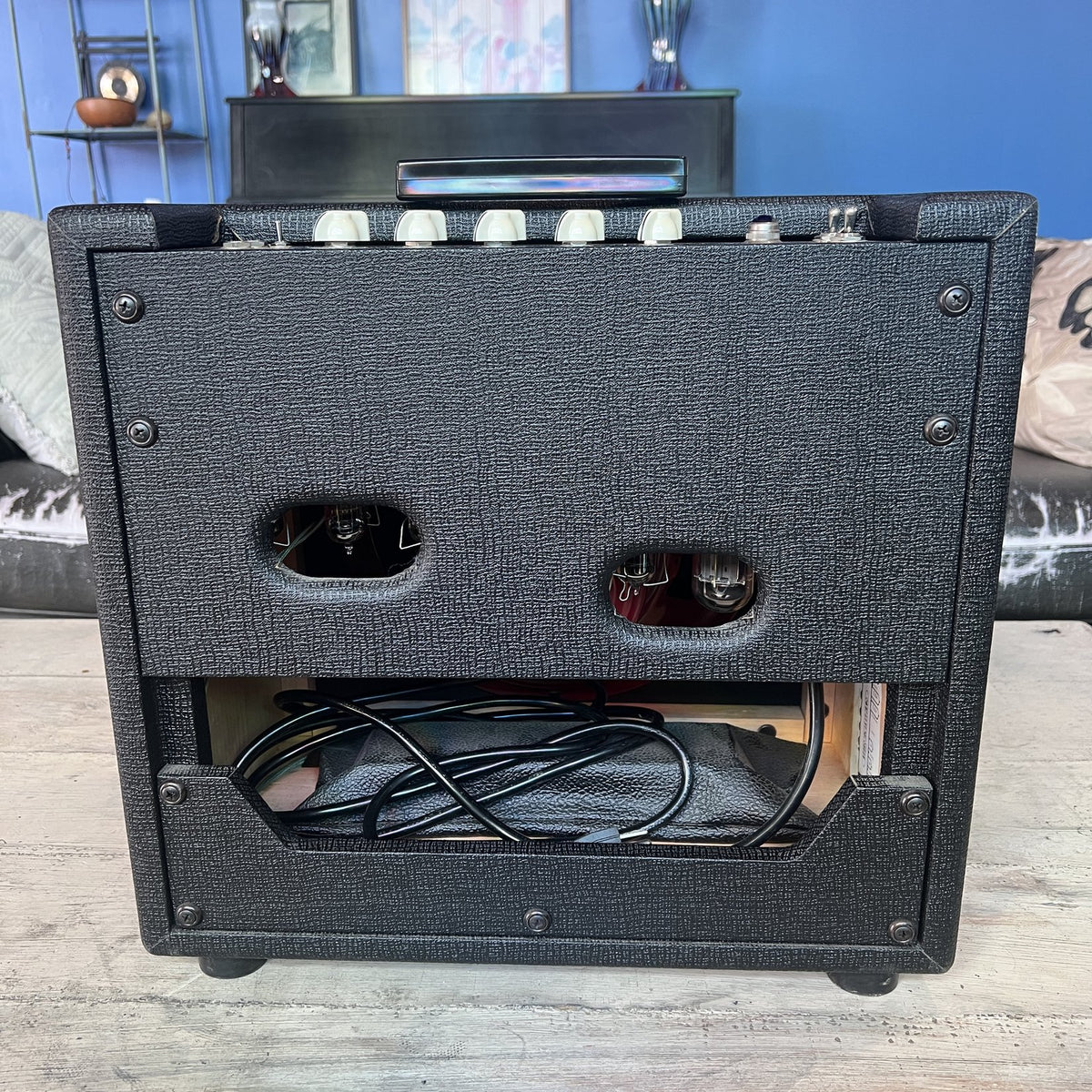 Swart MOD 84 15-Watt Tube Combo Amplifier – Black Tuxedo with Celestion Alnico Ruby