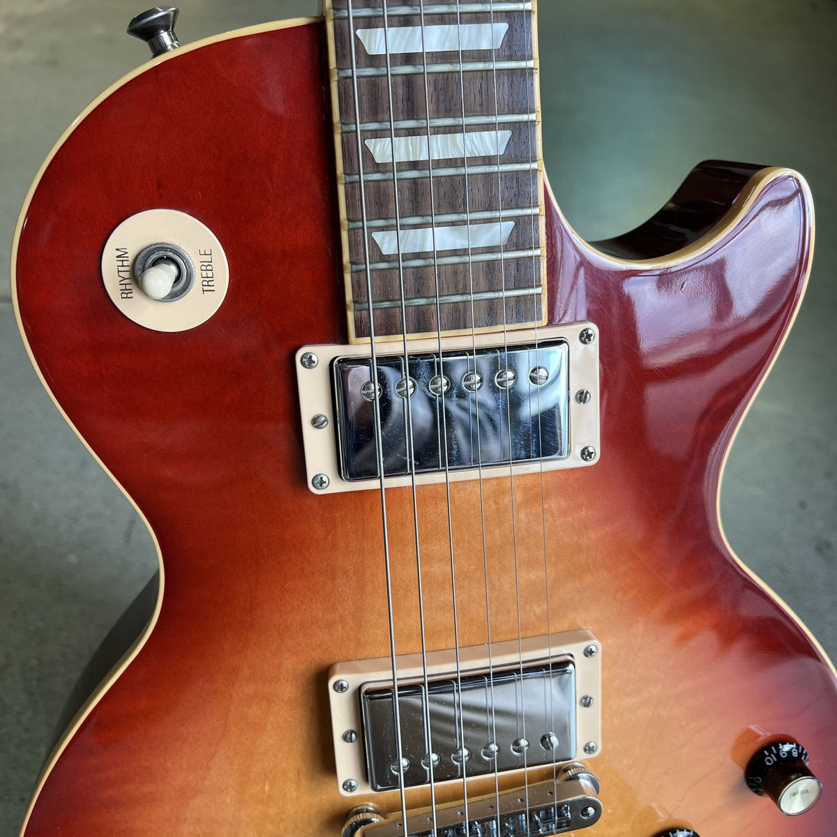 2008 Les Paul Standard, Heritage Cherry Sunburst