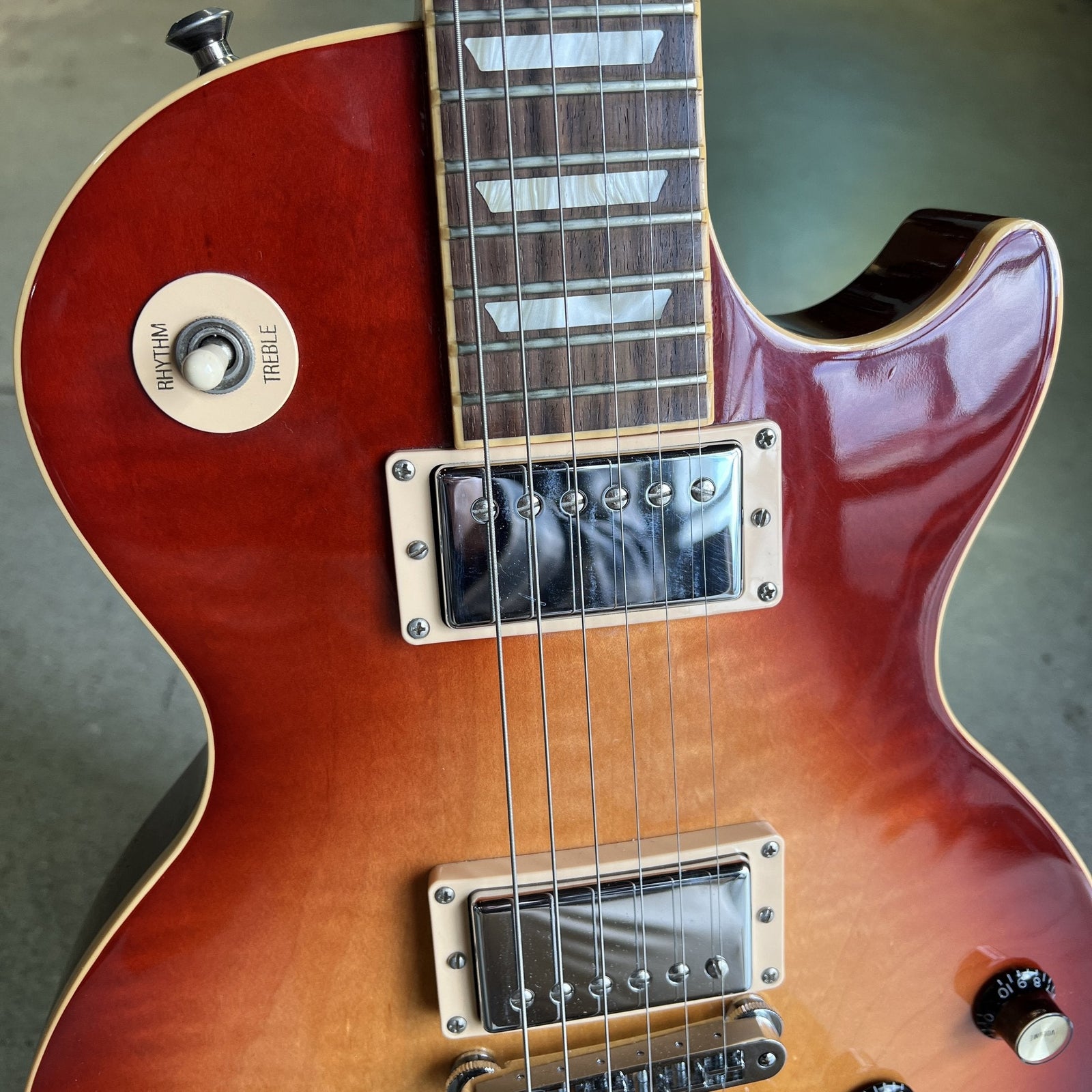 2008 Les Paul Standard, Heritage Cherry Sunburst