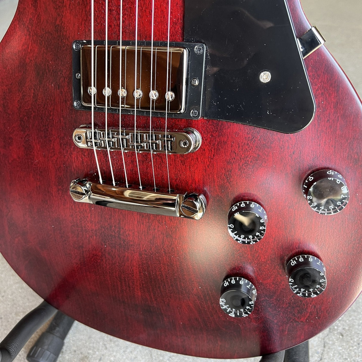 2023 Gibson Les Paul Modern Studio - Wine Red Satin