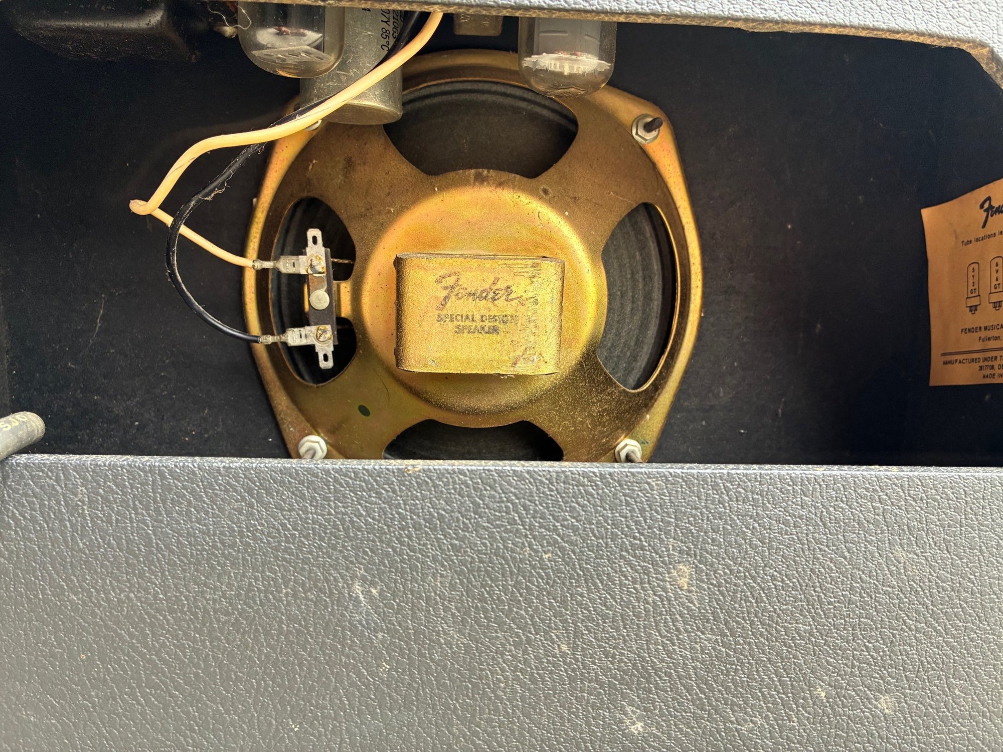 Vintage 1976 Fender Vibro Champ Guitar Amplifier - 100% Original