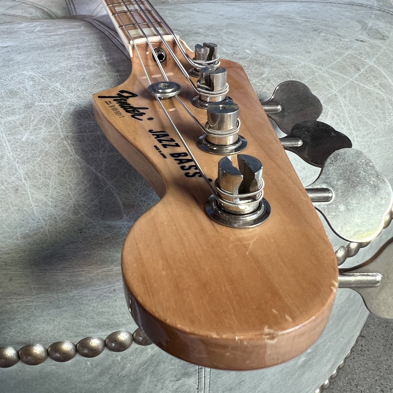 Fender Crafted in Japan (CIJ) 1975 Reissue Jazz Bass (JB75) – Natural Ash with Maple Neck (2004-2005)