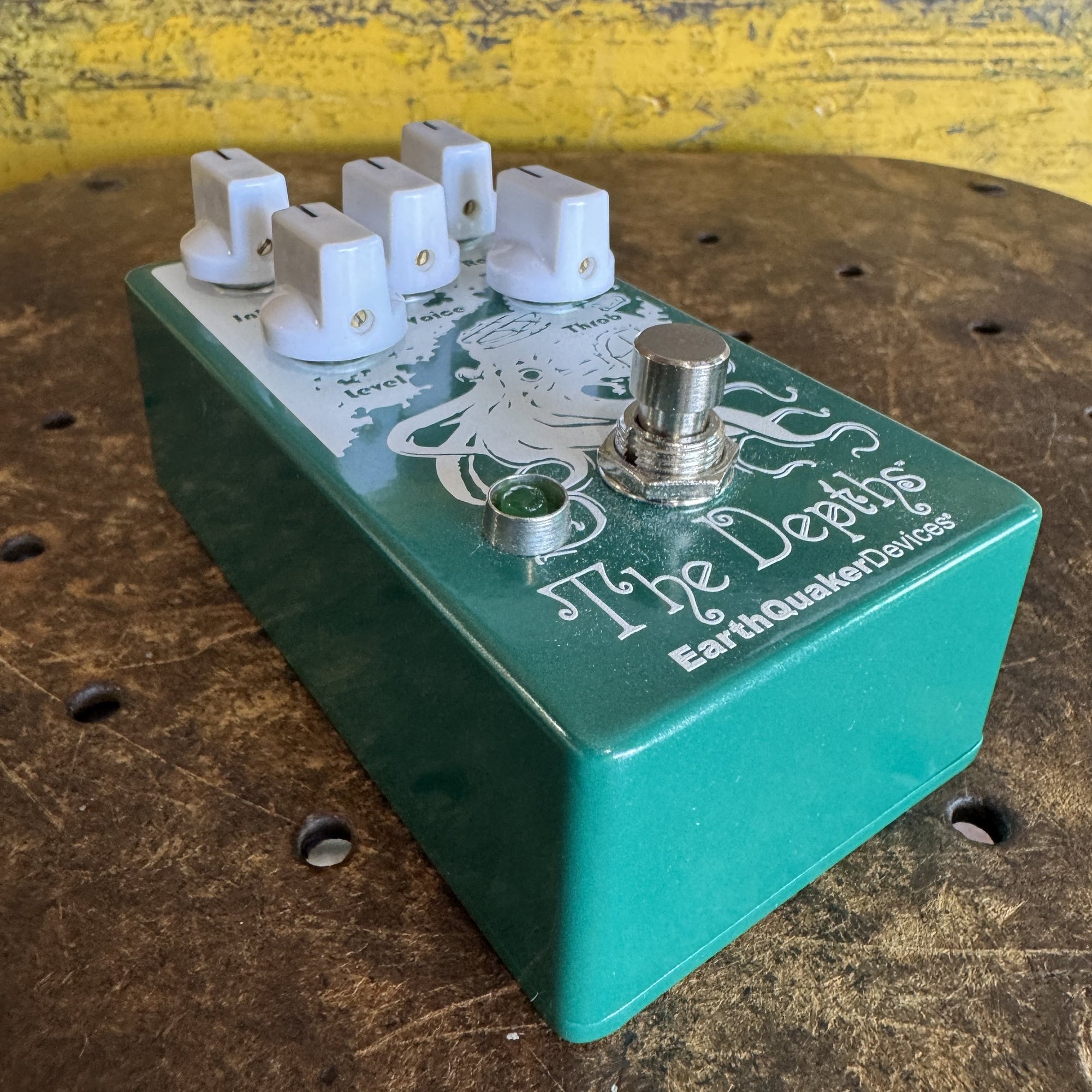 EarthQuaker Devices The Depths V2