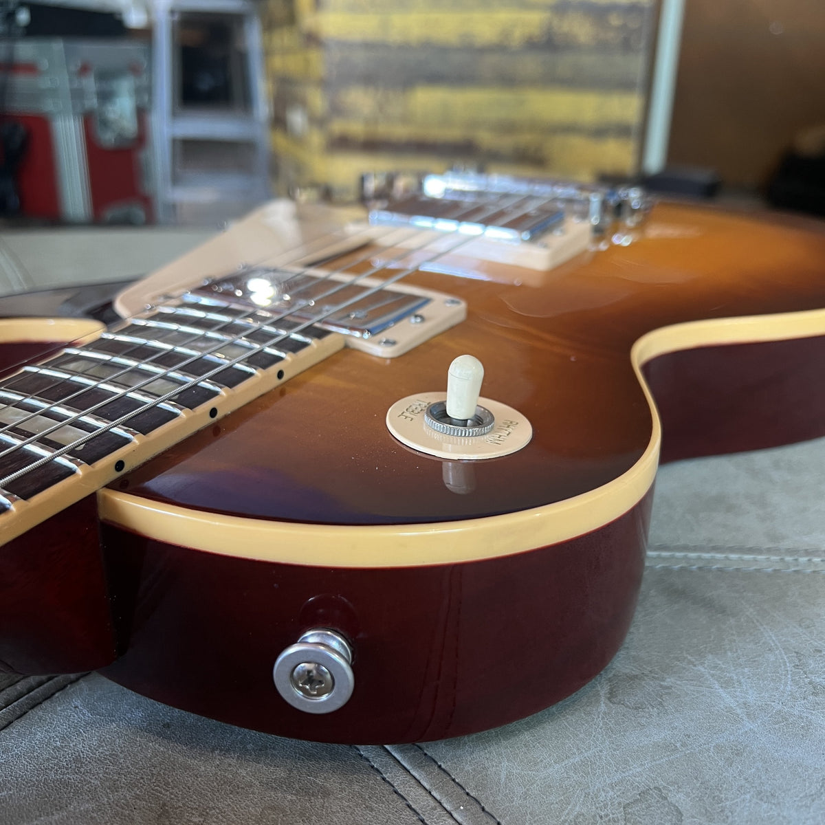 2009 Gibson Les Paul Traditional Figured Maple Top - Very Good Condition