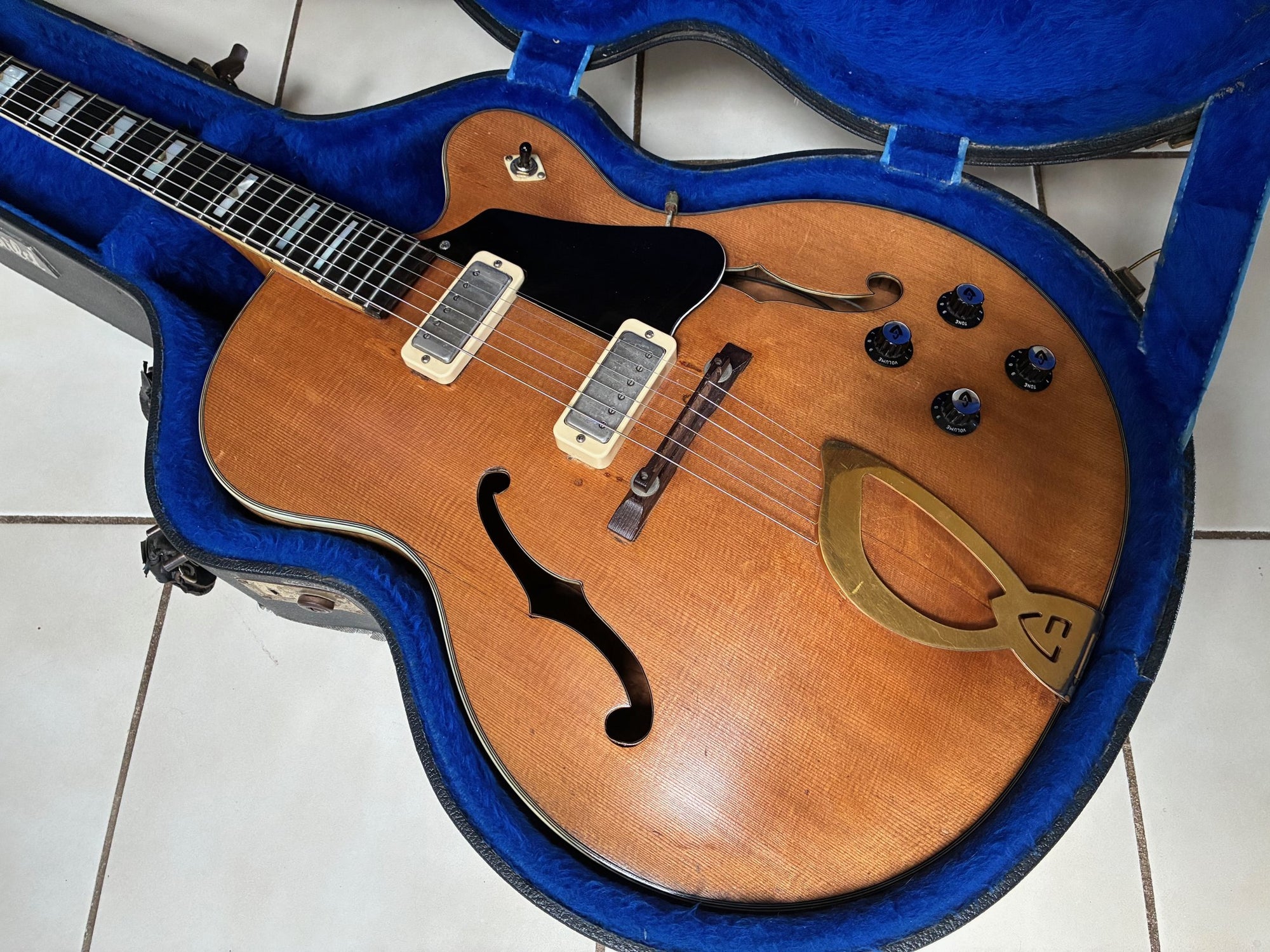Vintage 1962 Guild A-500 Archtop Acoustic Guitar X-500