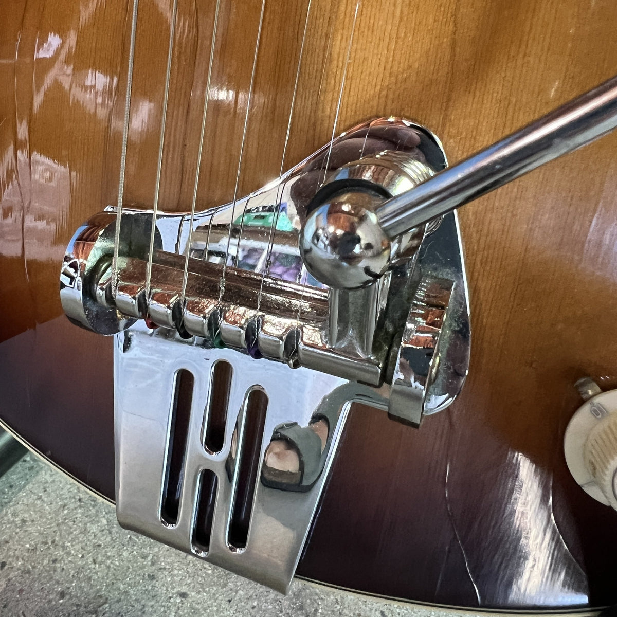 Hofner 459 Violin Guitar - Mid-60s - Sunburst