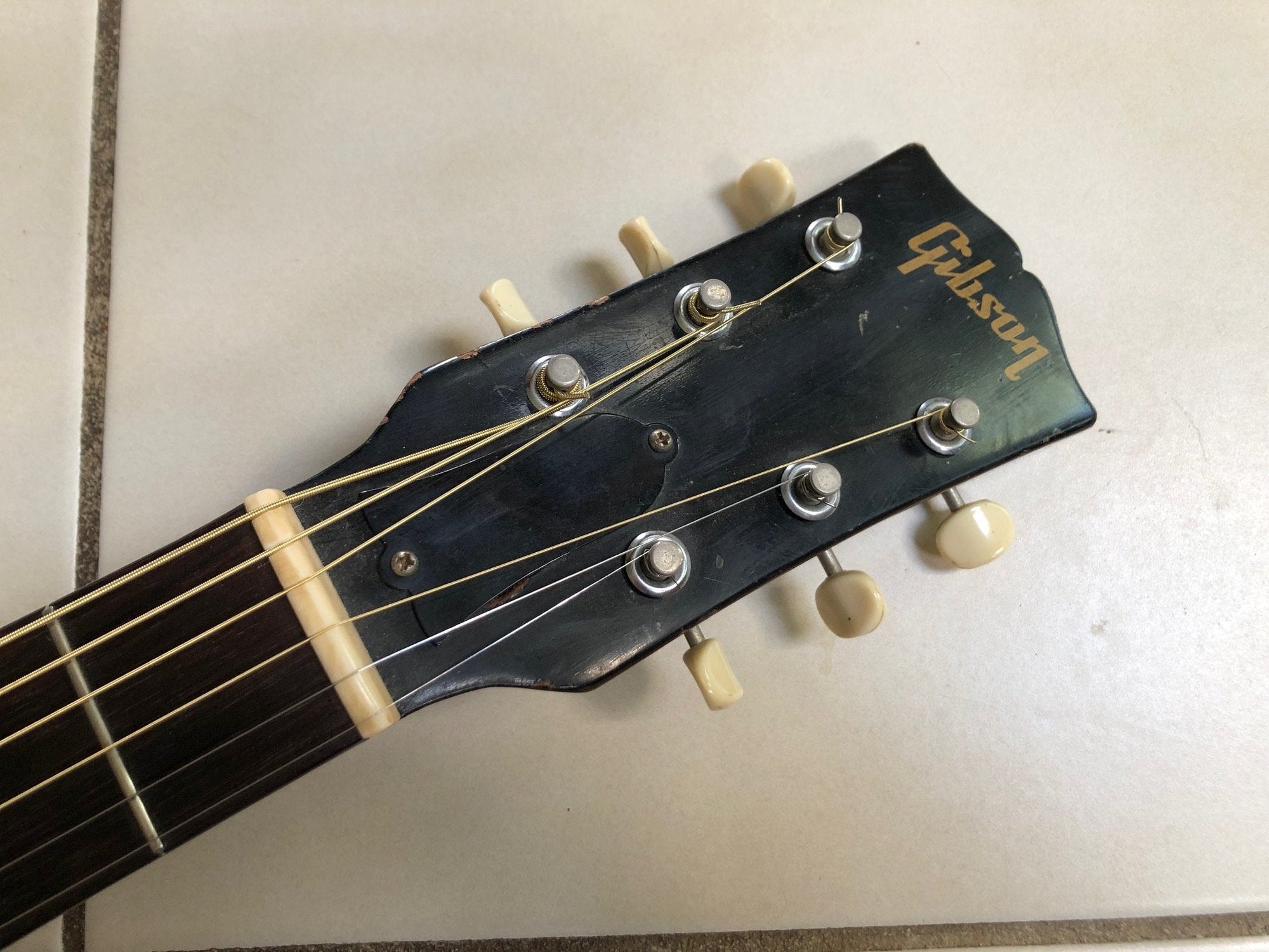 Vintage 1960 Gibson LG-2 Acoustic Guitar