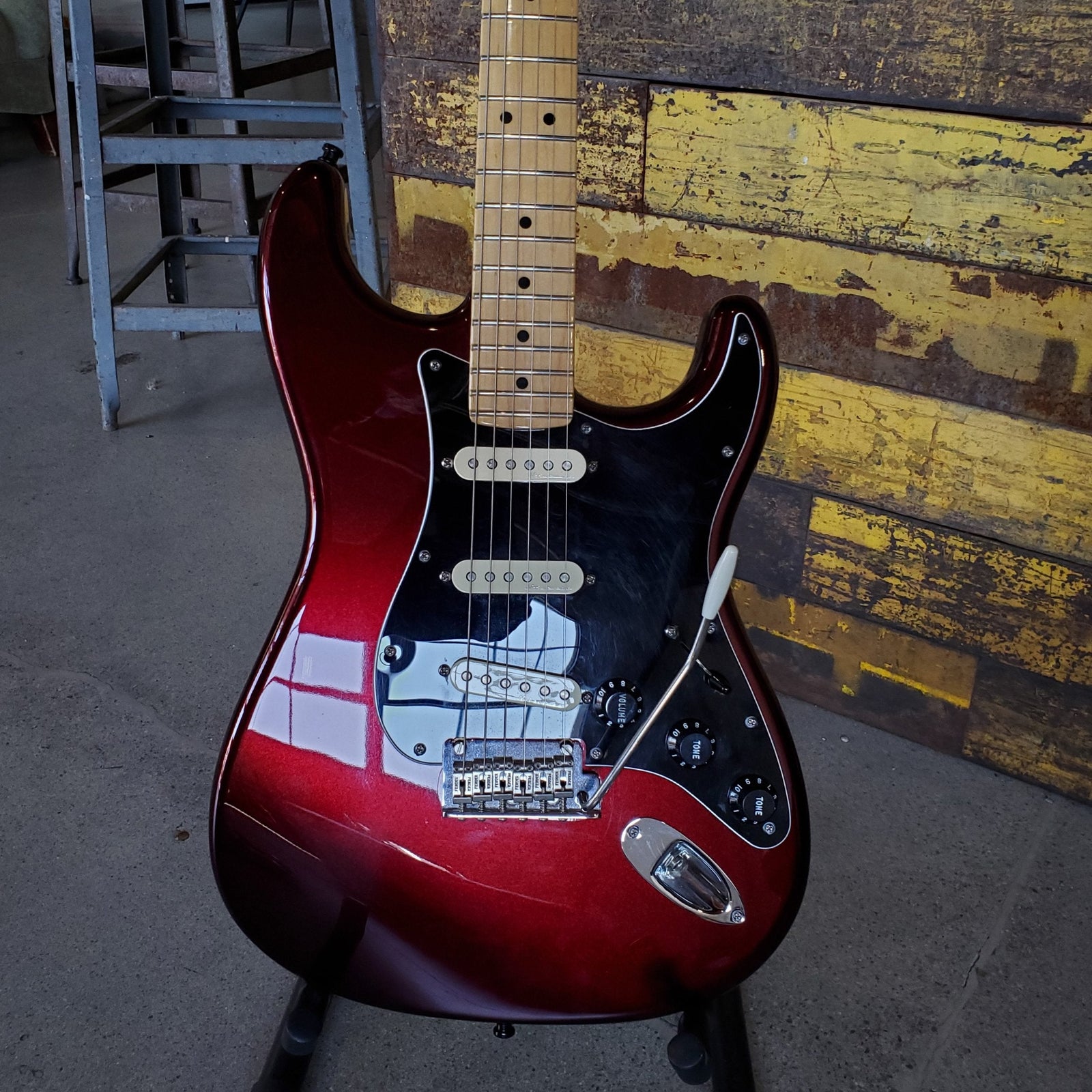 2014 Fender American Standard Stratocaster - Bordeaux Metallic