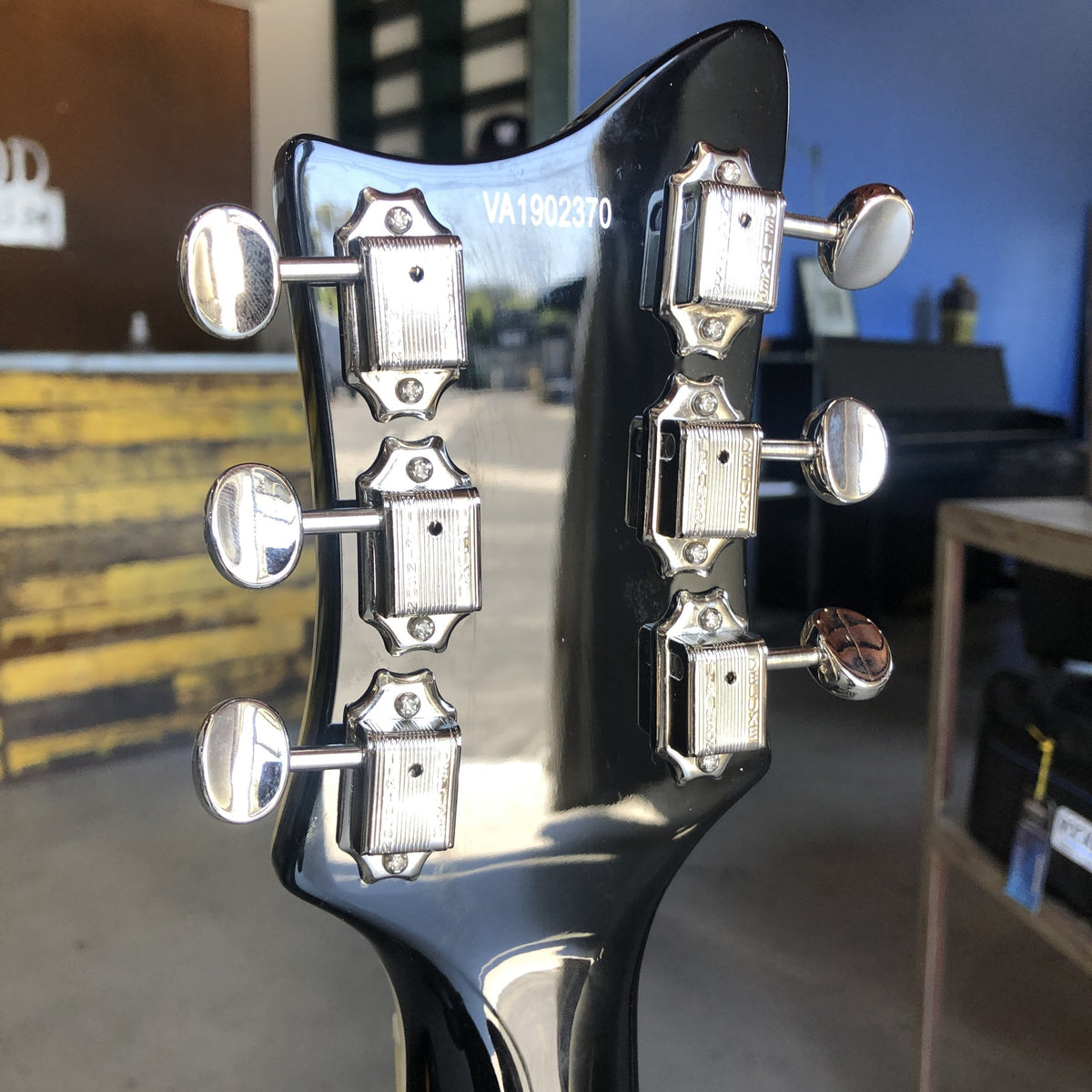 Rivolta Guitars Combinata VII - Toro Black