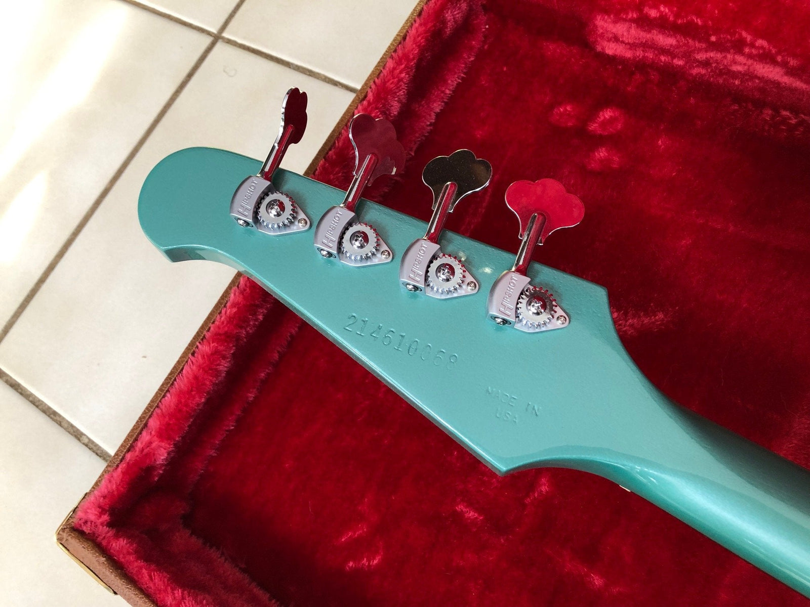 2020 Gibson Thunderbird Bass Guitar - Inverness Green