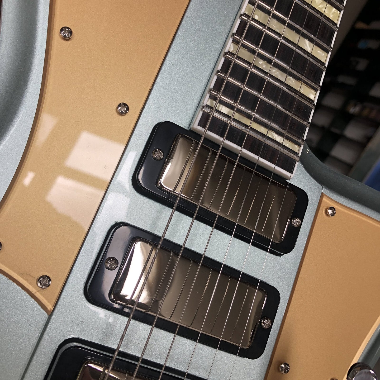 Rivolta Guitars Mondata XVIII - Ice Blue Metallic
