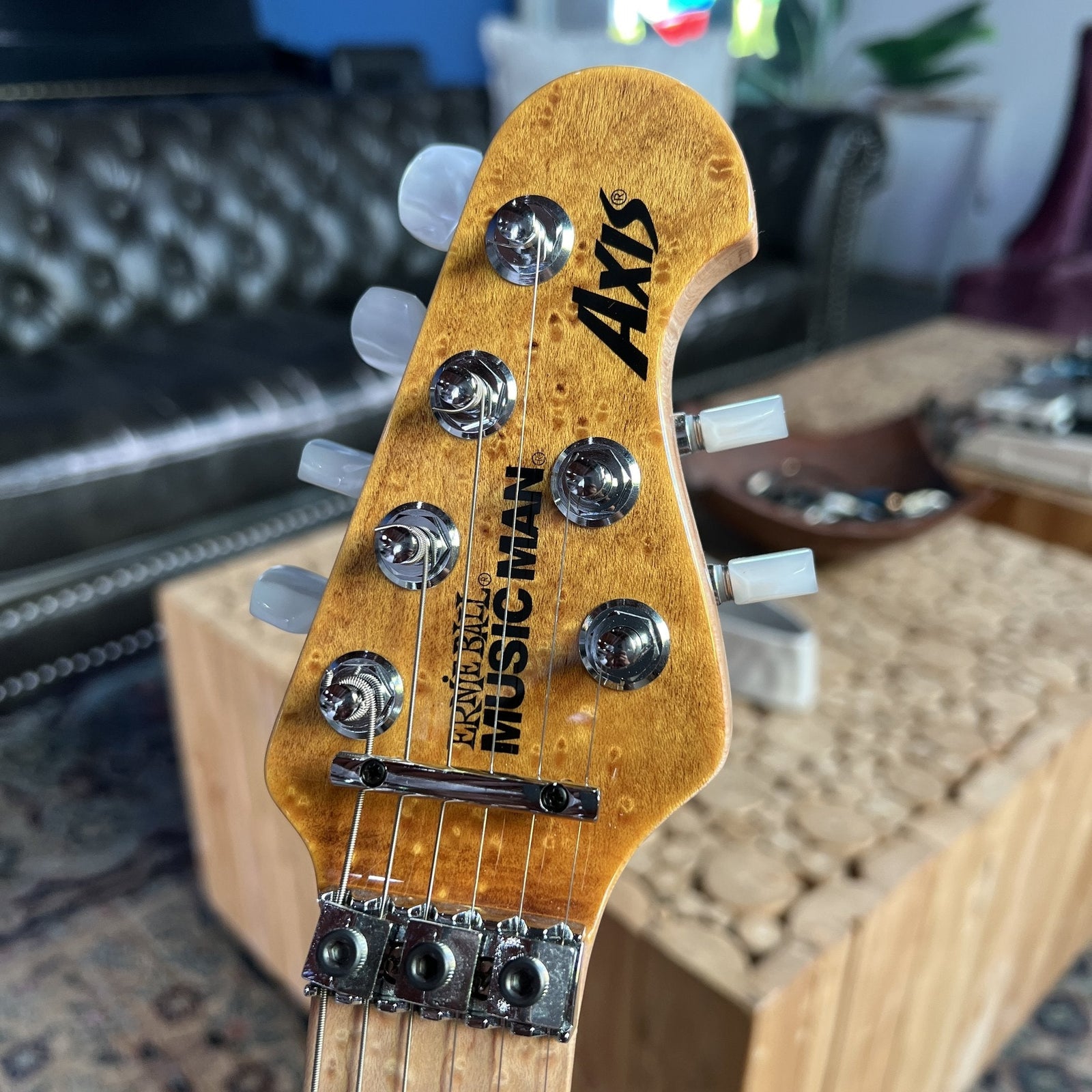 Ernie Ball Family Reserve Music Man Axis Double Trouble - Quilted Translucent Gold