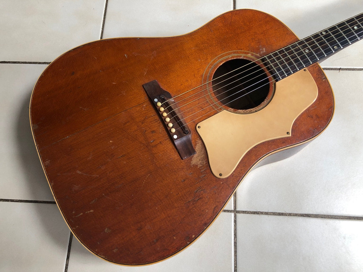 Vintage 1968 Gibson J-45 Acoustic Guitar - Cherry Red