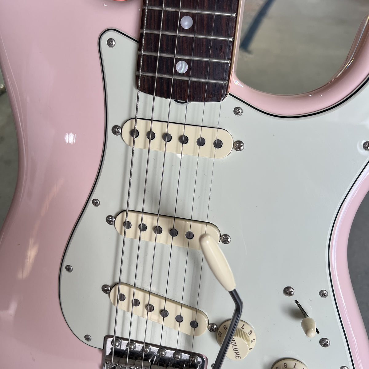 2022 Fender American Original '60s Stratocaster - Shell Pink