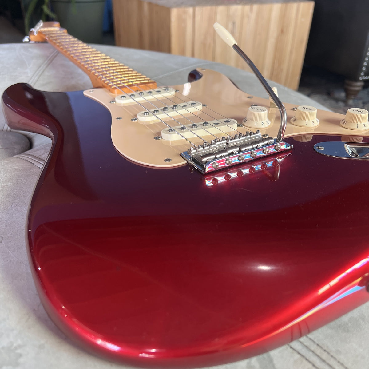 Fender Eric Johnson Signature Stratocaster – Candy Apple Red – Serial EJ02082