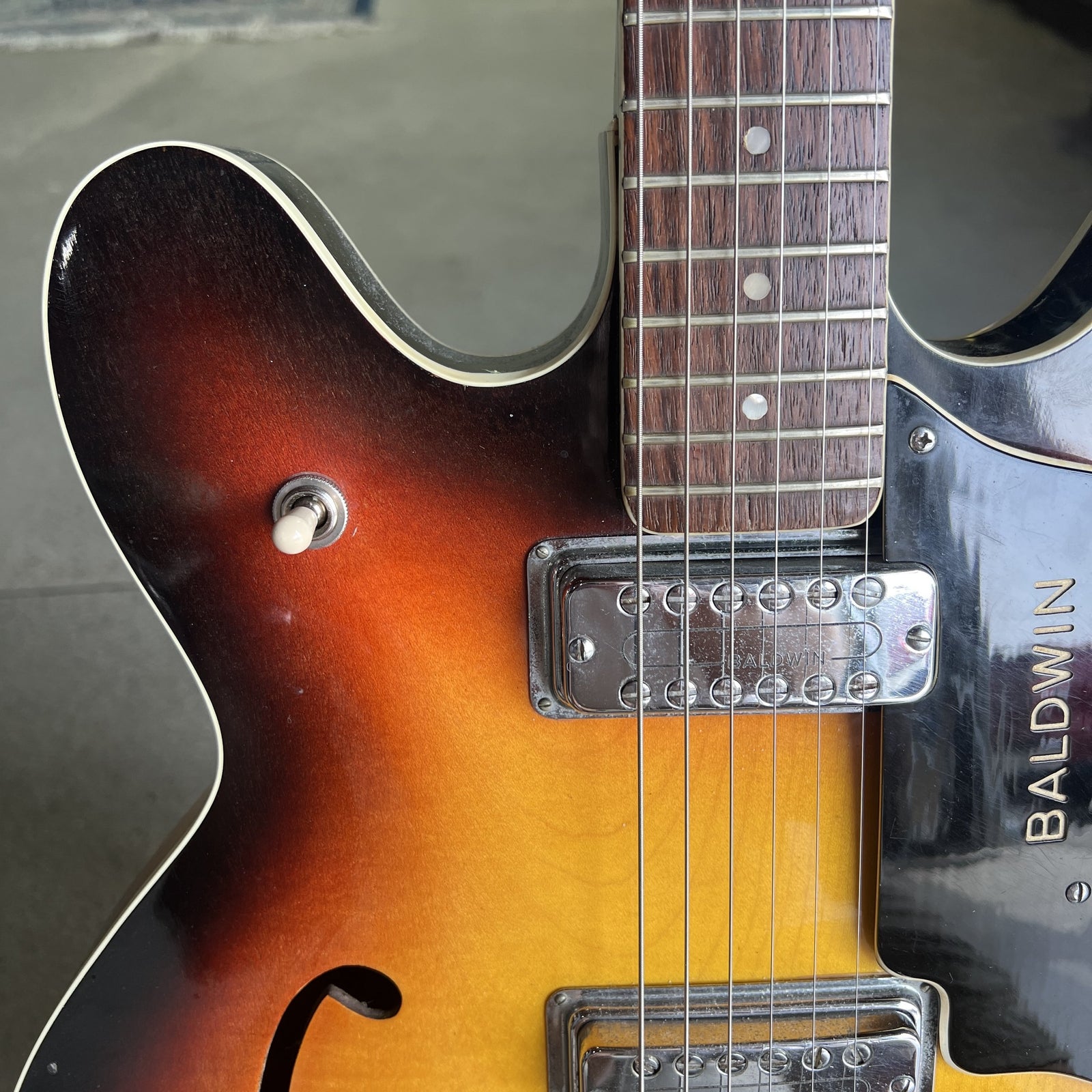 Vintage Baldwin 706 Hollowbody Electric Guitar (1967-1970) – Sunburst, Made in Italy