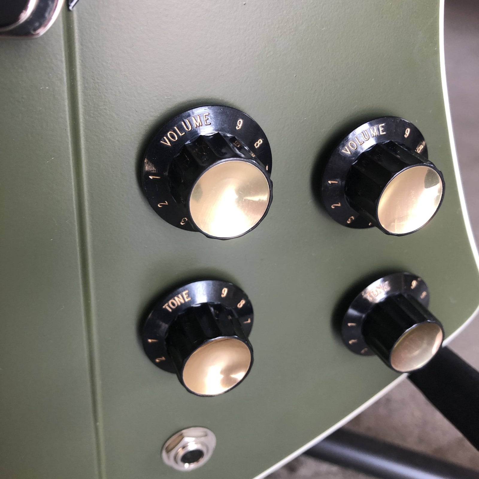 Kauer Guitars Banshee - Satin Olive Green - #404