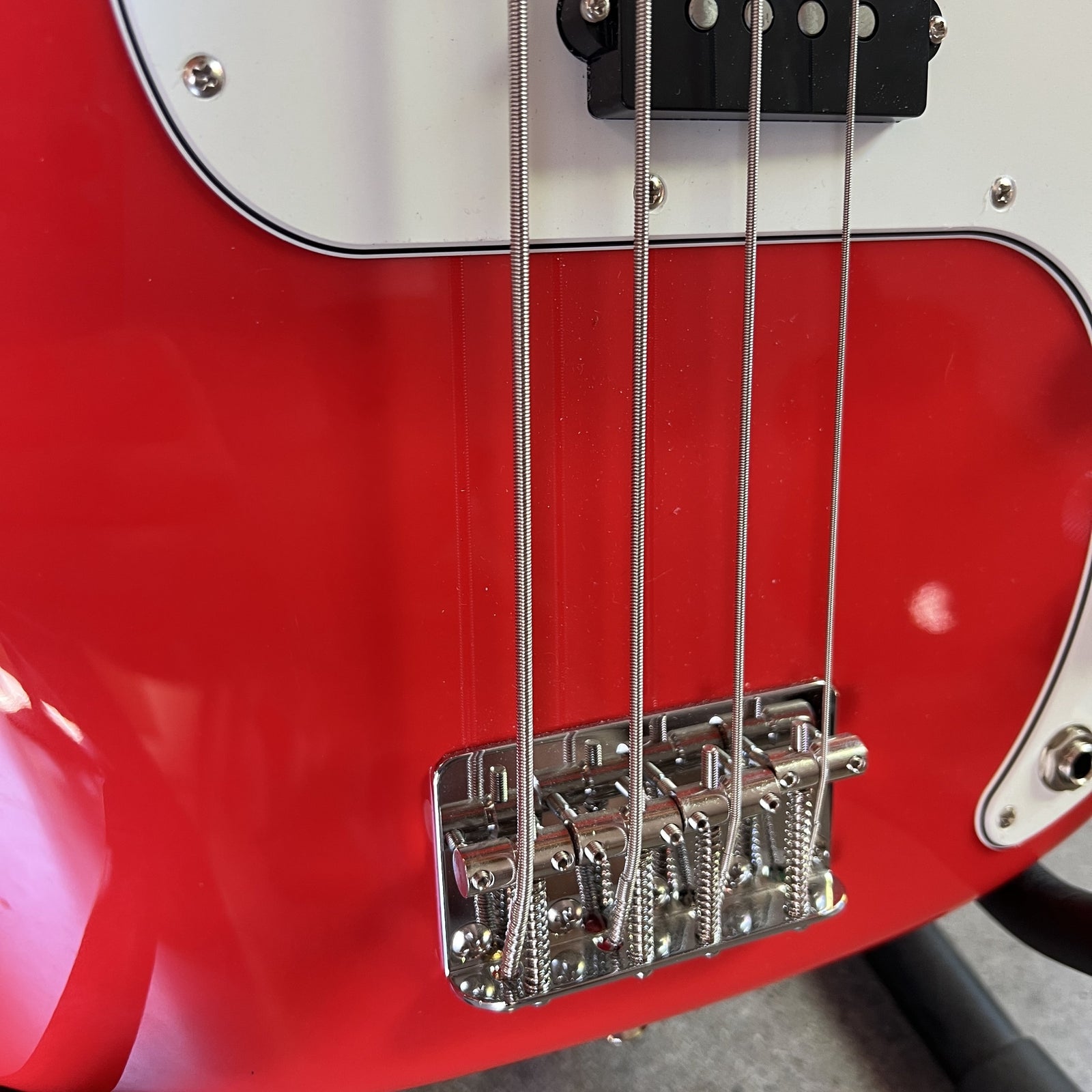 Fender Made in Japan (MIJ) Limited International Color Precision Bass – Morocco Red (2023)