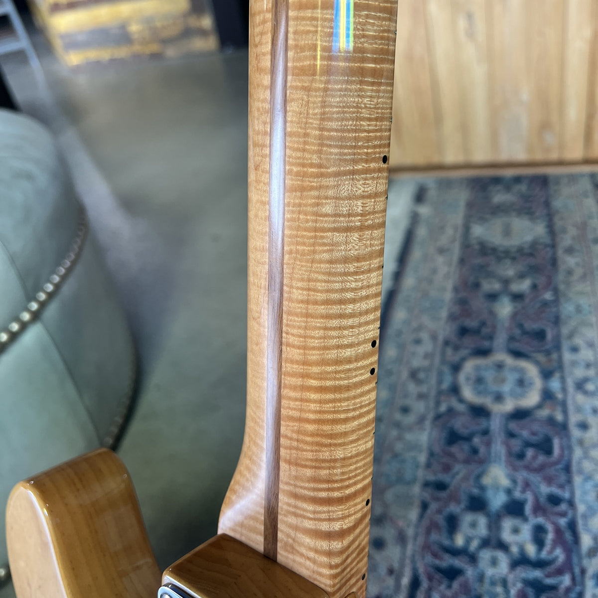 2006 Fender Custom Shop American Custom Telecaster – Natural with Figured Flame Maple Neck (7lbs 3.3oz)