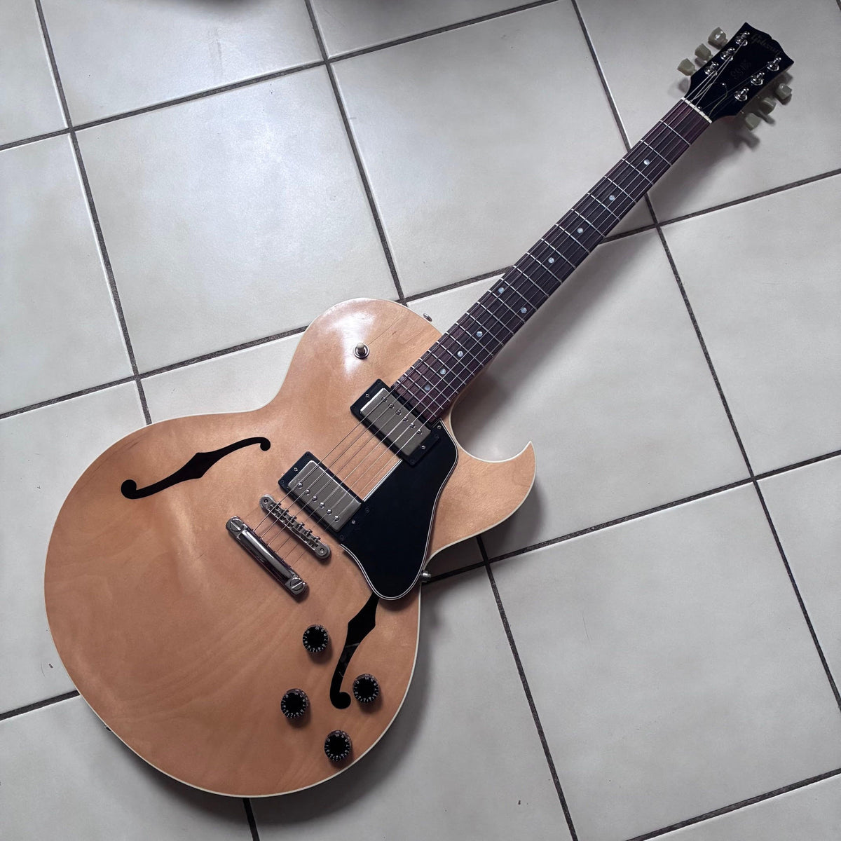 Vintage 2003 Gibson ES-135 w/Case – Excellent Playability – Original Finish