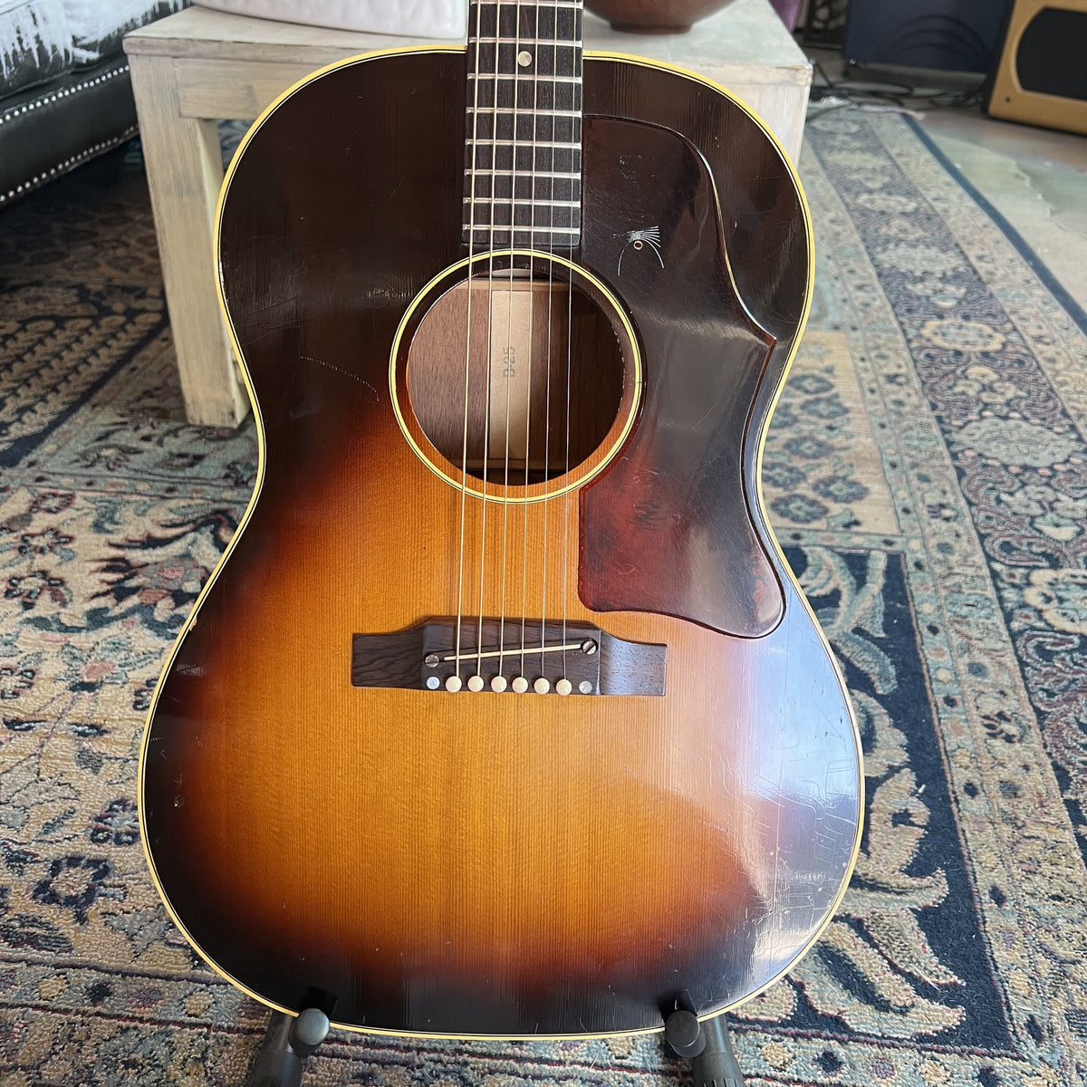 Vintage 1968 Gibson B-25 Acoustic Guitar – Sunburst (Original Case)