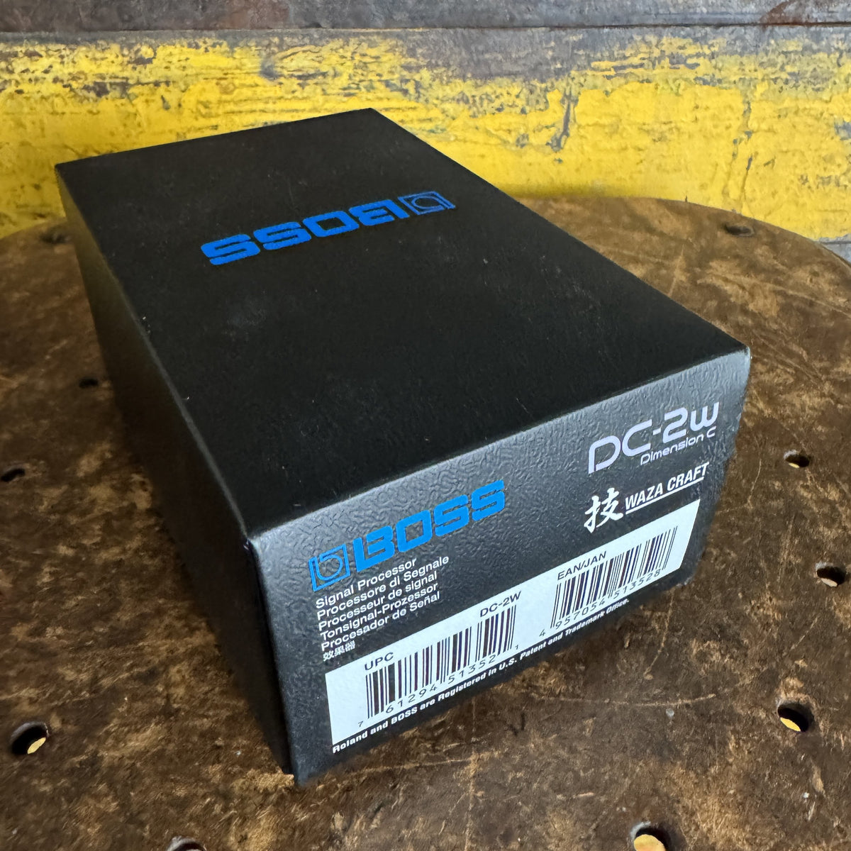 BOSS Waza Craft DC-2w Dimension C Chorus