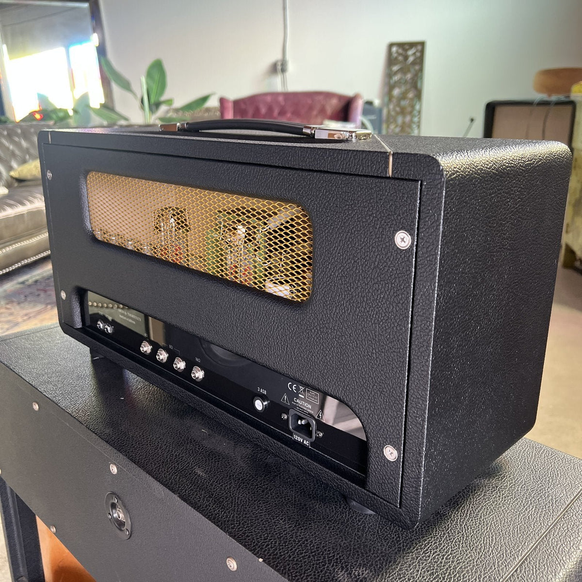 Divided by 13 AMW 39 Head - Black Bronco Tolex / Black V