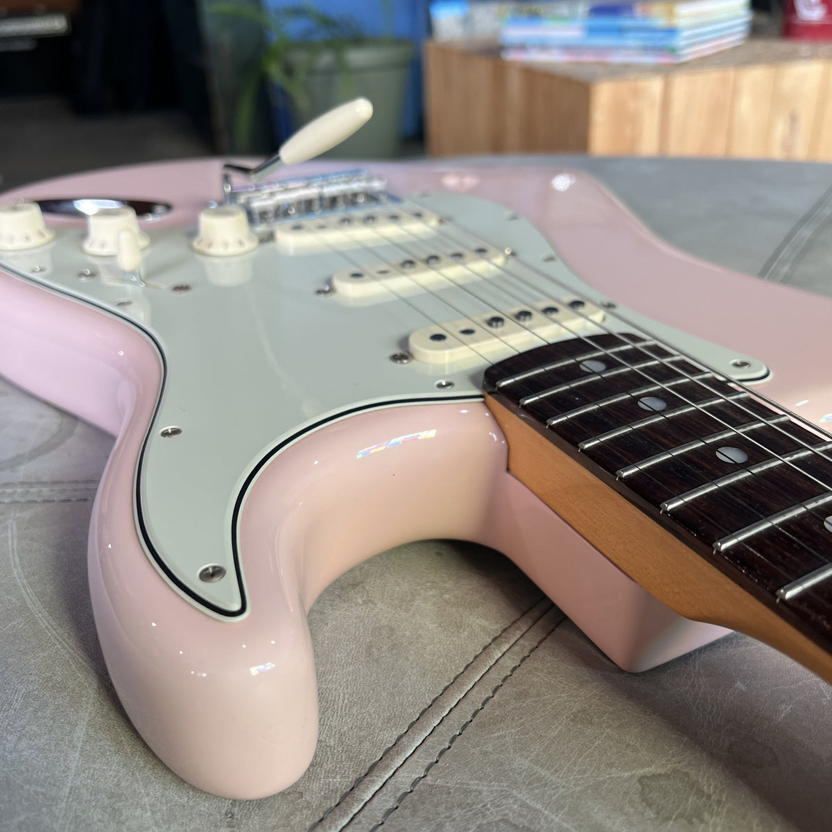 2022 Fender American Original '60s Stratocaster - Shell Pink