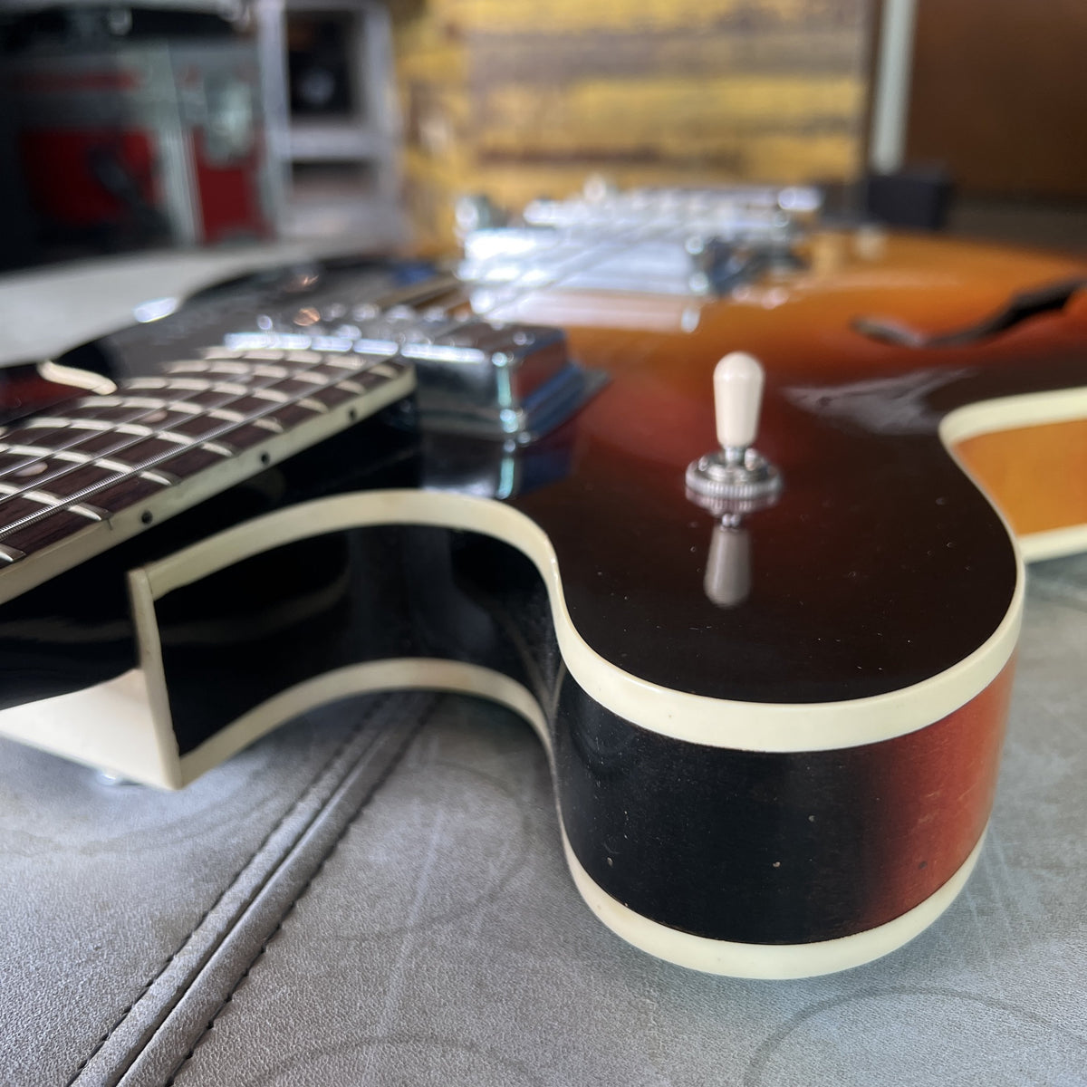 Vintage Baldwin 706 Hollowbody Electric Guitar (1967-1970) – Sunburst, Made in Italy