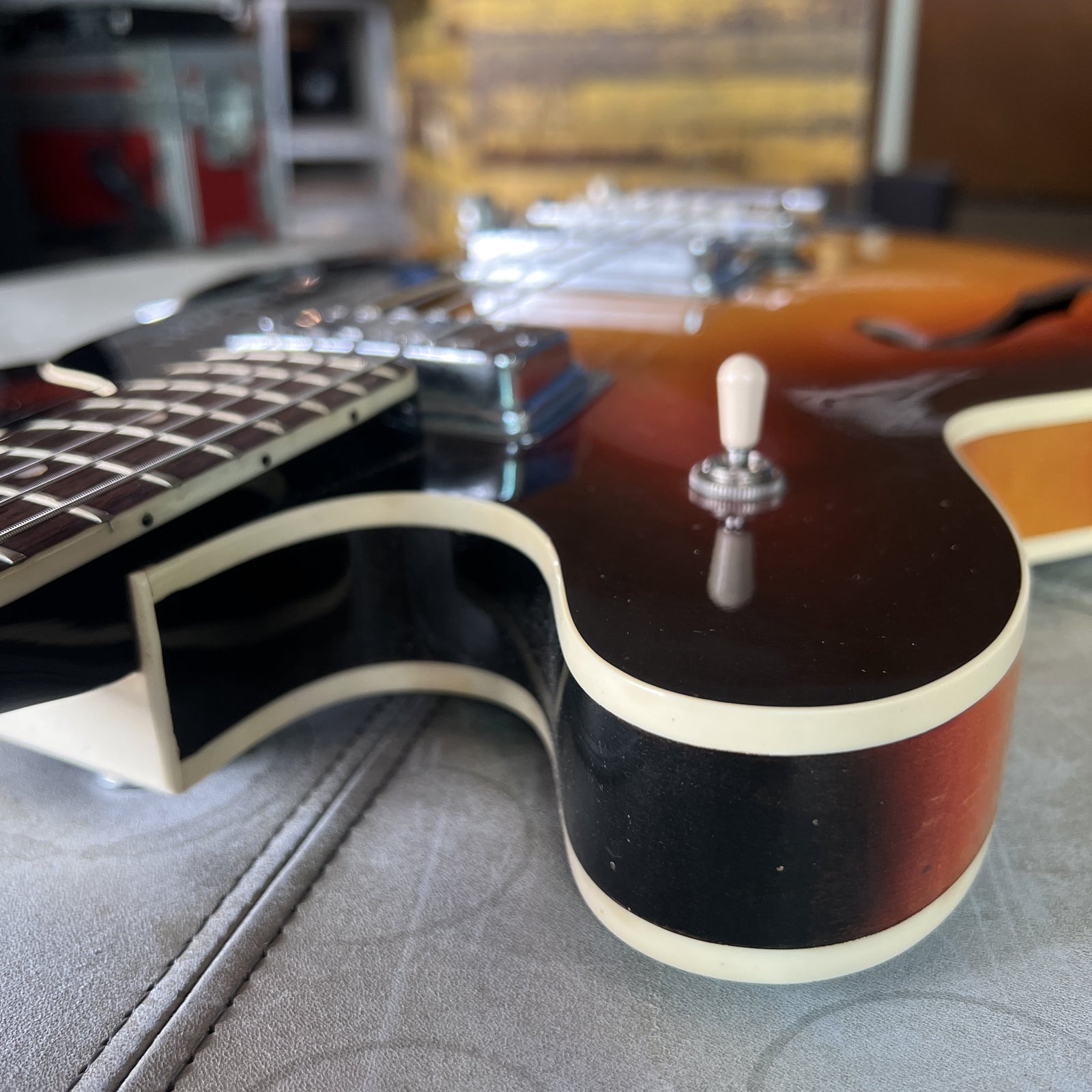 Vintage Baldwin 706 Hollowbody Electric Guitar (1967-1970) – Sunburst, Made in Italy