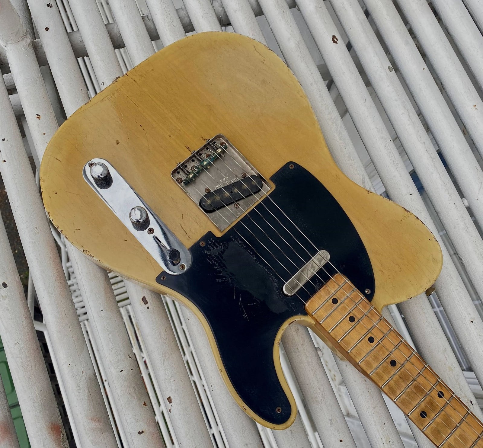 Revelator Guitars - '50s Retrosonic T-Style - Black Guard / Butterscotch Blonde #62145