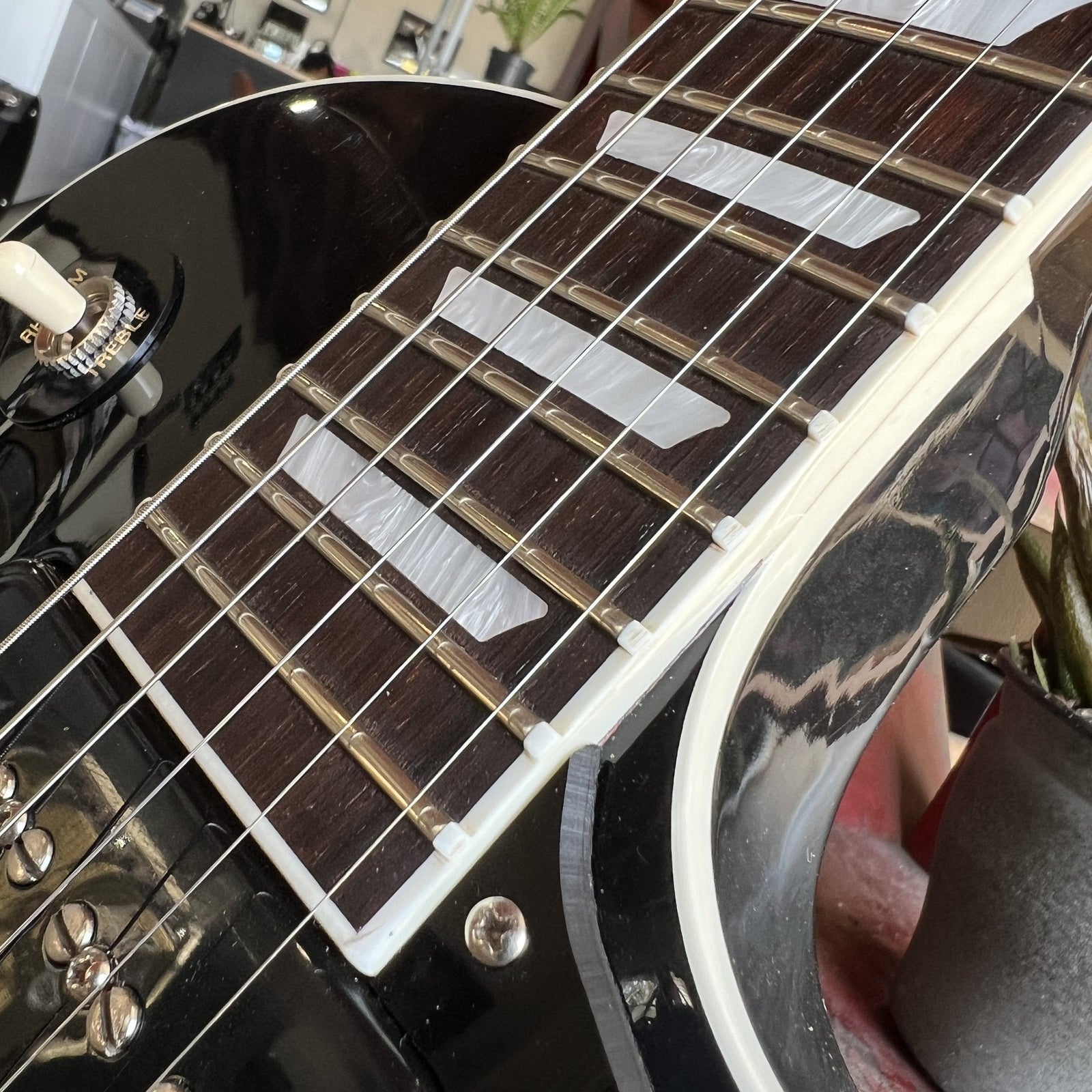 2016 Gibson Les Paul Classic - Ebony