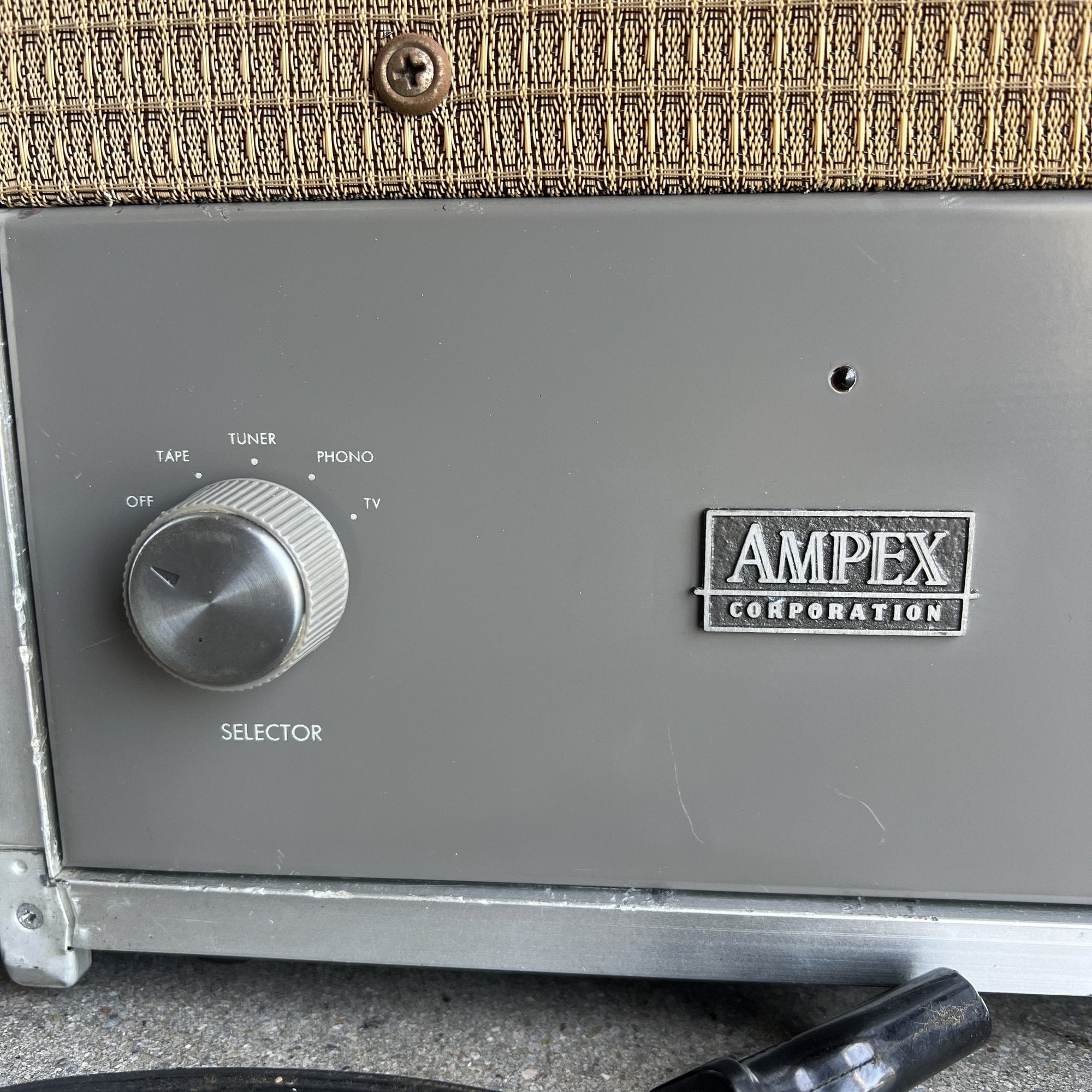 Ampex Stereo 2010 Vintage Suitcase Style Tube Amplifier