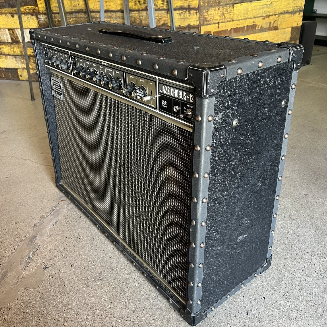 Roland JC-120 Jazz Chorus 2-Channel 120-Watt 2x12" Guitar Combo