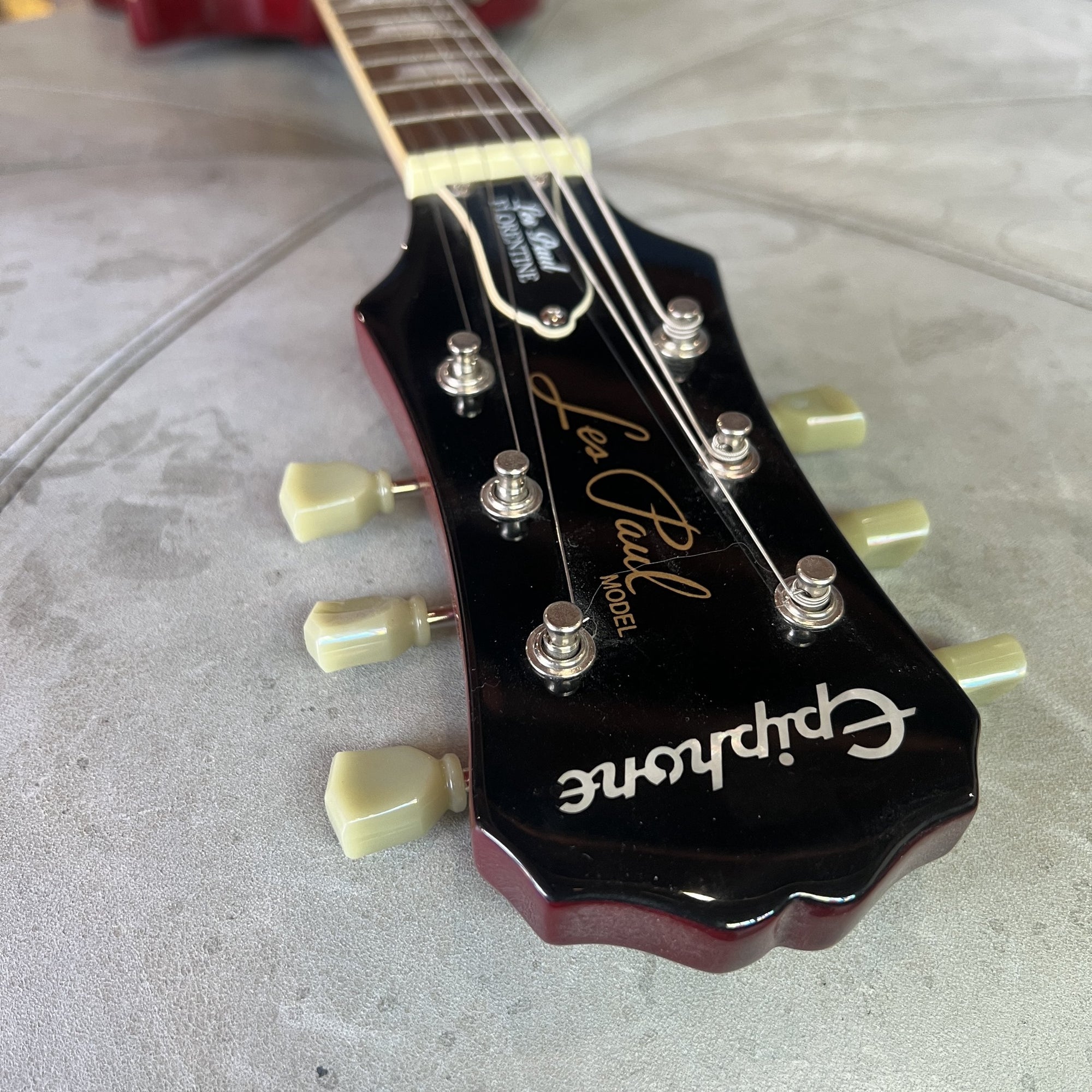 2016 Epiphone Les Paul Florentine PRO Semi-Hollow – Faded Cherry