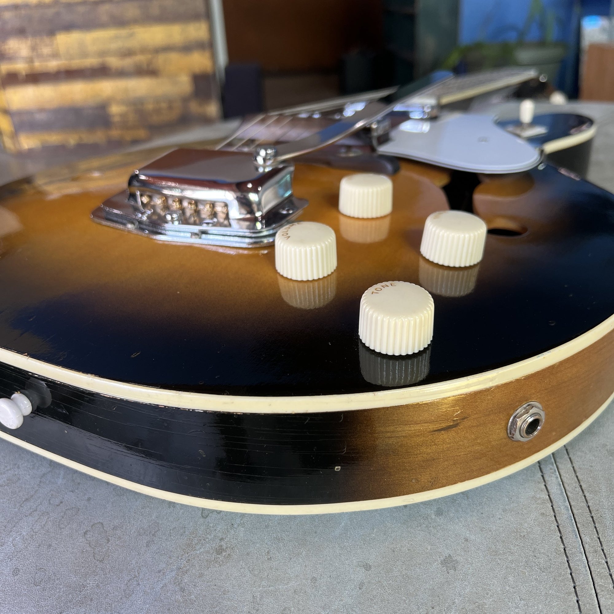 Vintage 1966/67 Silvertone 1439 Hollowbody Guitar