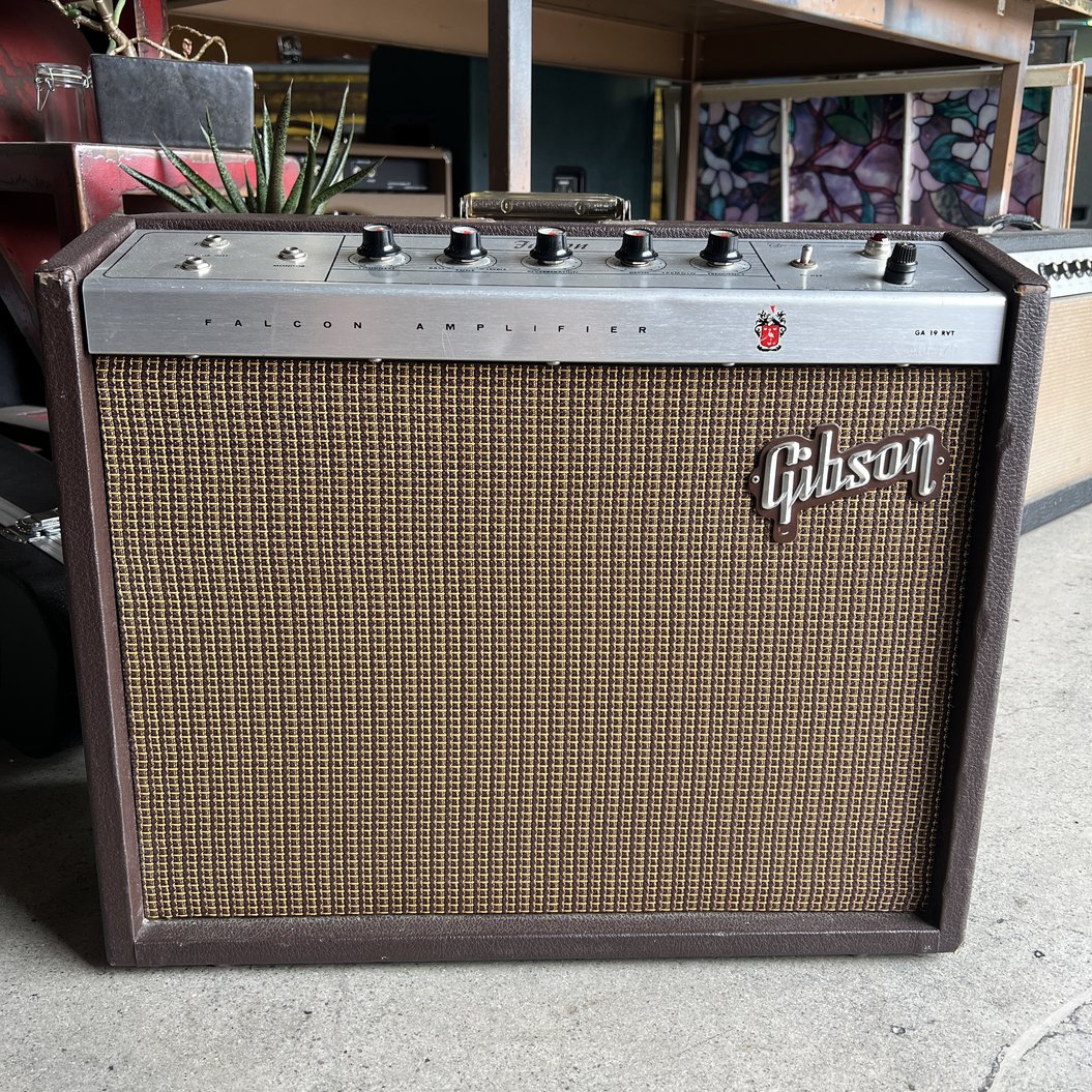 1962 GA-19RVT Falcon 15-Watt 1x12" Guitar Combo