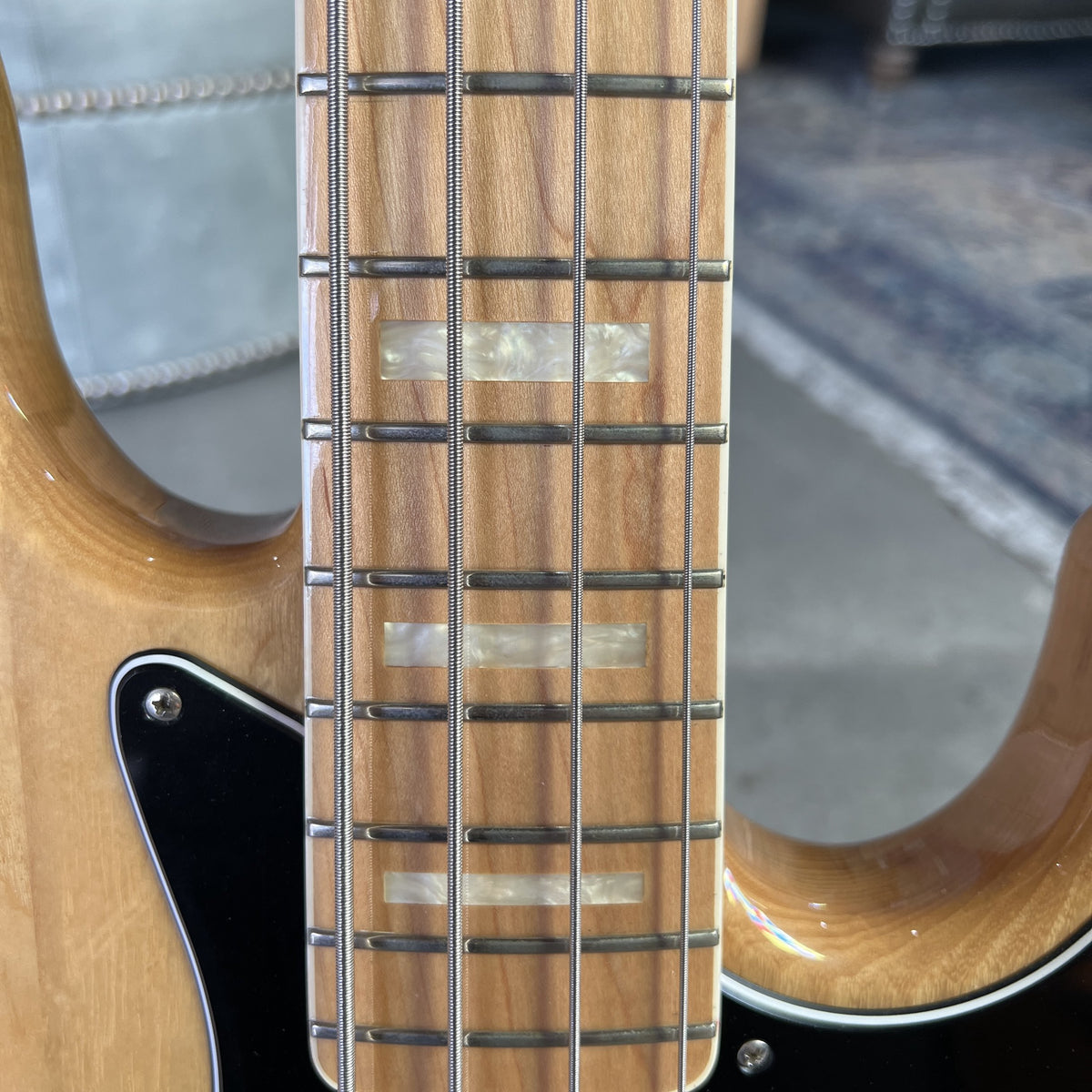 Fender Crafted in Japan (CIJ) 1975 Reissue Jazz Bass (JB75) – Natural Ash with Maple Neck (2004-2005)