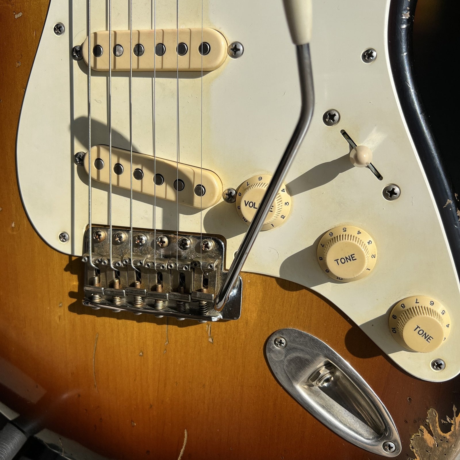 Shabat Guitars Lynx SSS - 2-Tone Sunburst