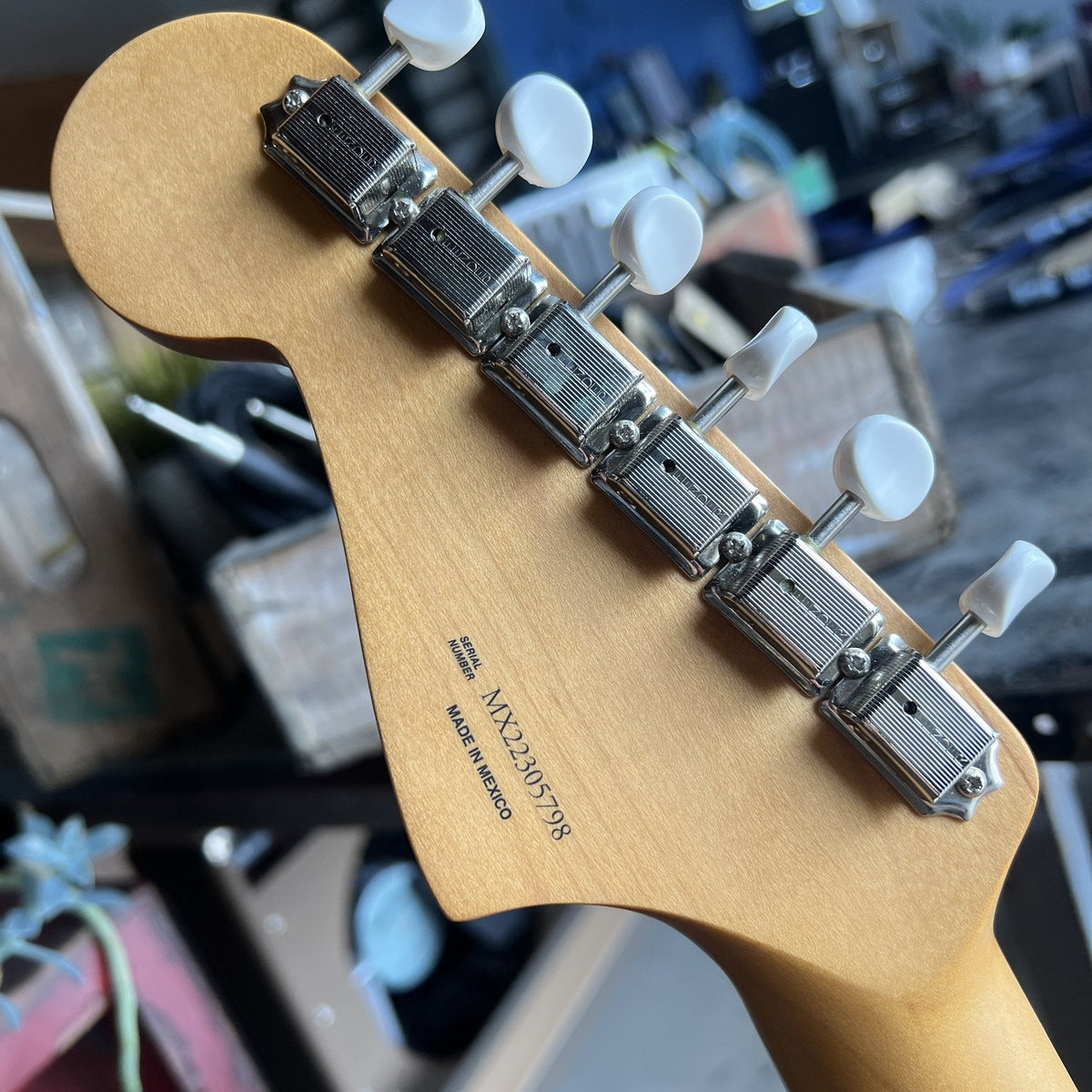 2023 Fender Gold Foil Jazzmaster - Candy Apple Burst
