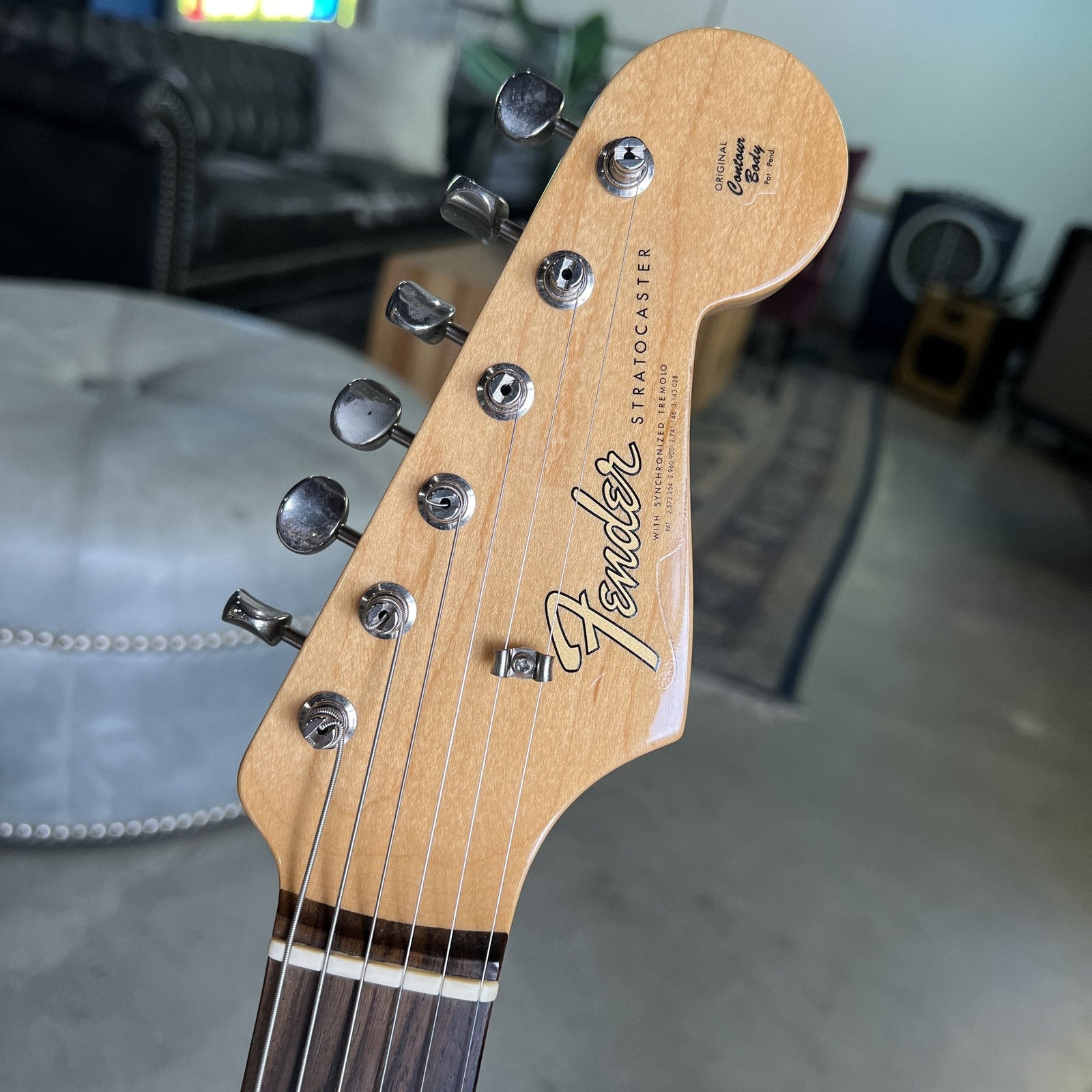 Fender American Vintage '65 Stratocaster, Round-Lam Rosewood Fingerboard, Olympic White