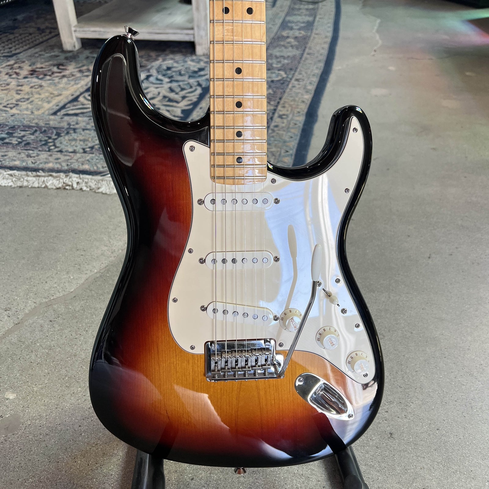 2008 Fender American Standard Stratocaster – 3-Color Sunburst with Maple Fingerboard (Excellent Condition)