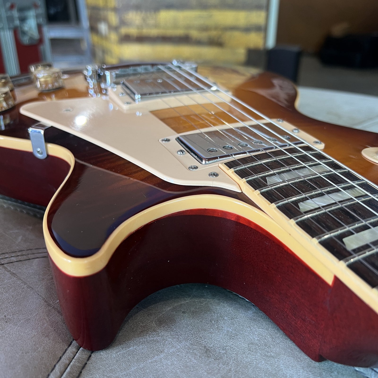2009 Gibson Les Paul Traditional Figured Maple Top - Very Good Condition