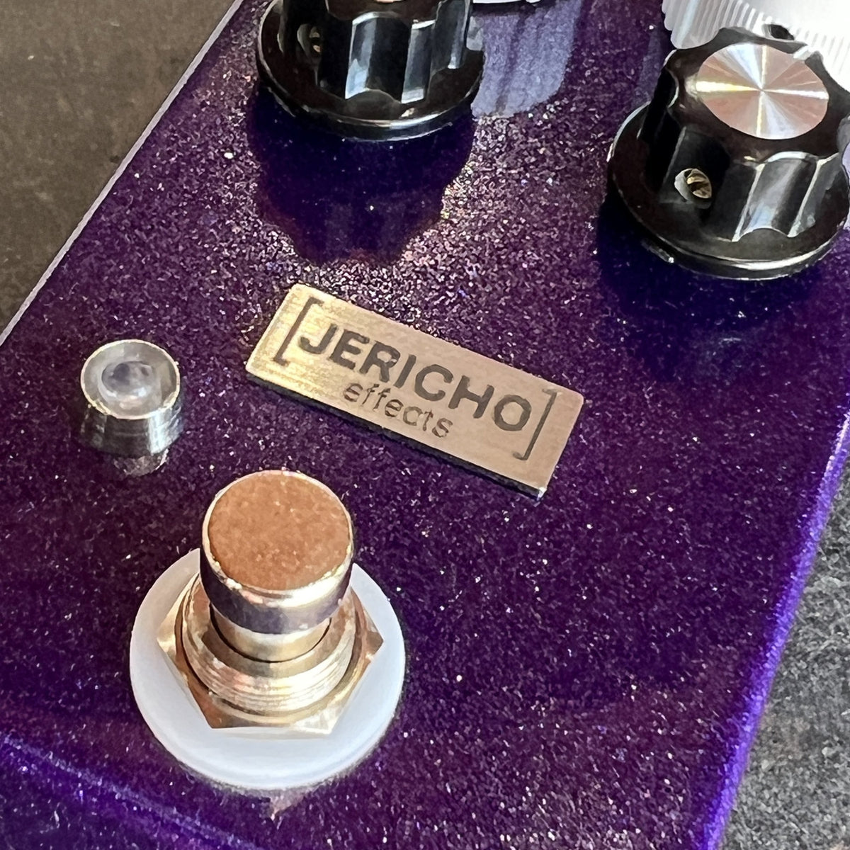 Jericho Effects Hand-Wired Fuzz Pedal | Silicon BC549