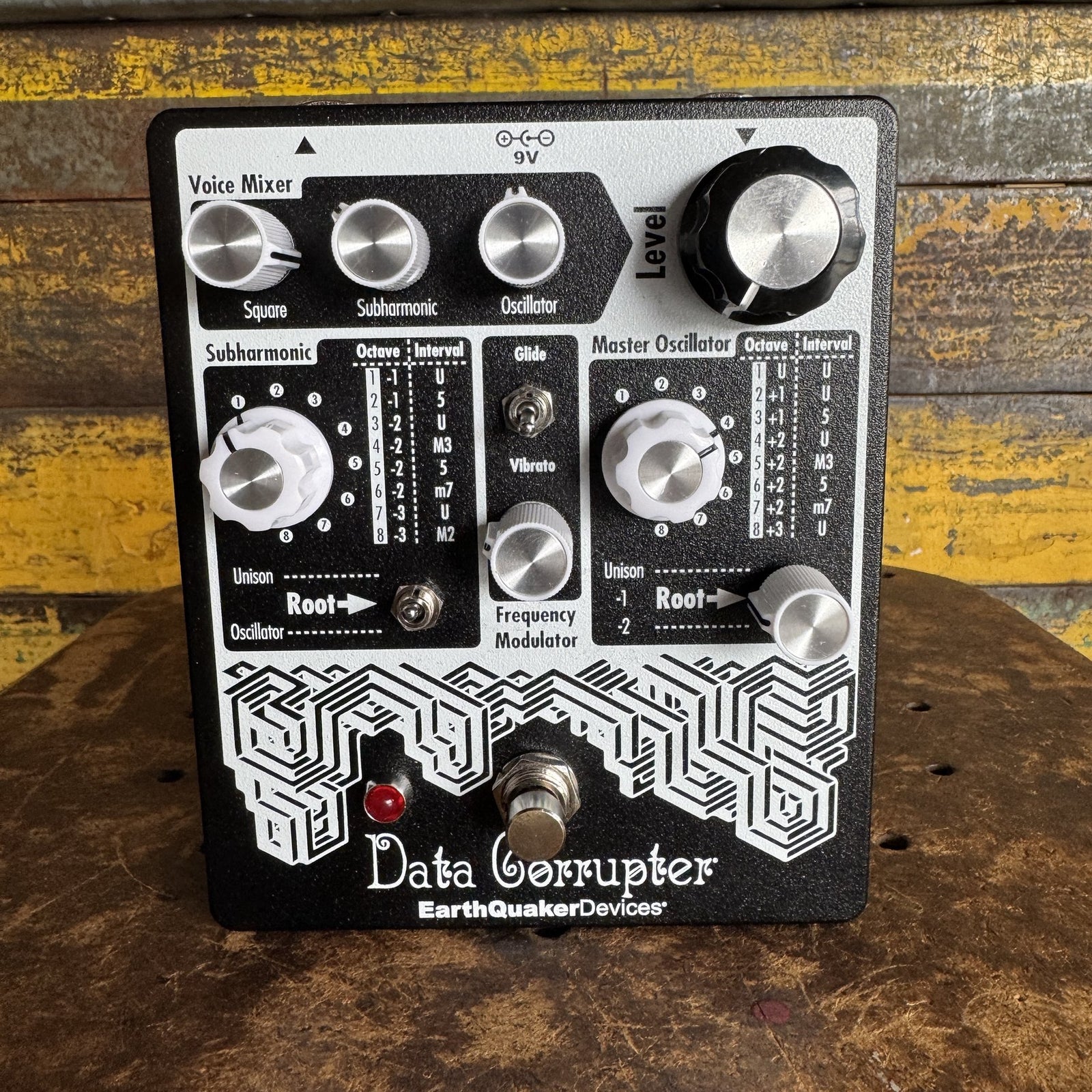 EarthQuaker Devices Corrupter Modulated Monophonic Harmonizing PLL