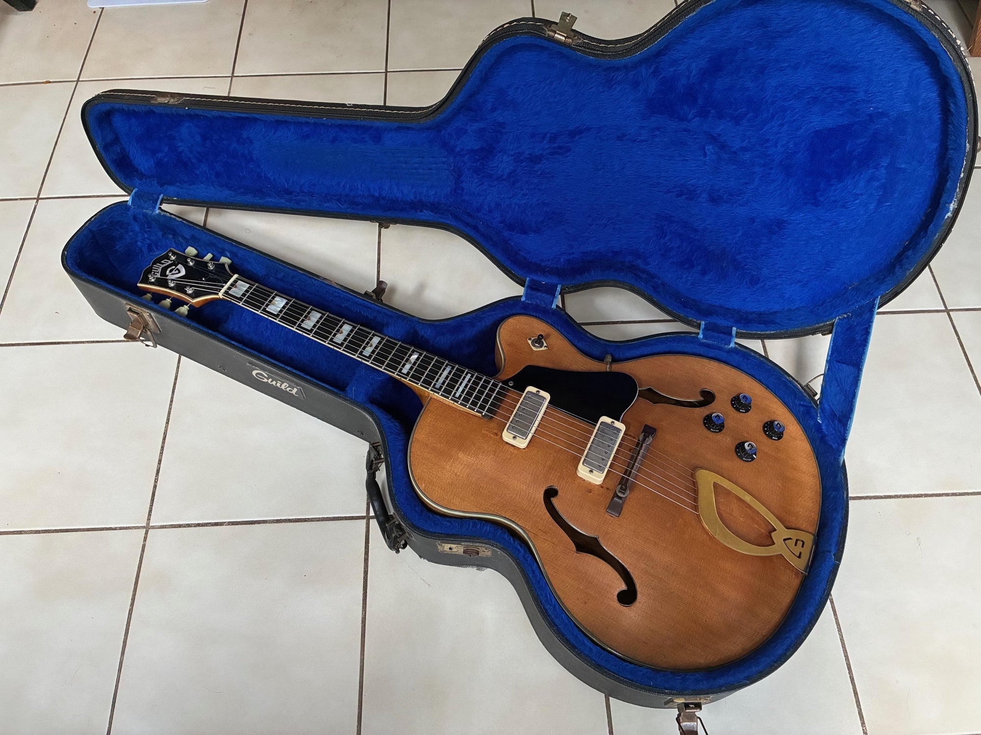 Vintage 1962 Guild A-500 Archtop Acoustic Guitar X-500