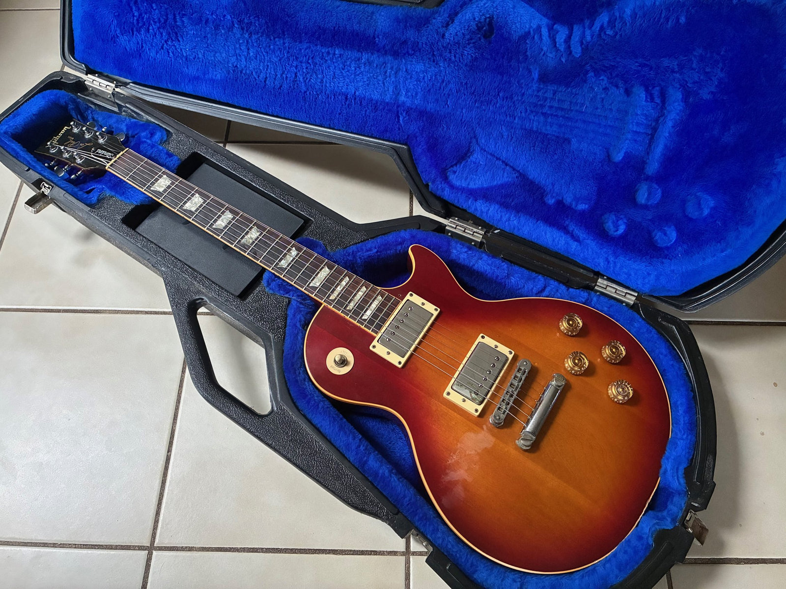 Vintage 1986 Gibson Les Paul Standard Guitar & Case - Sunburst