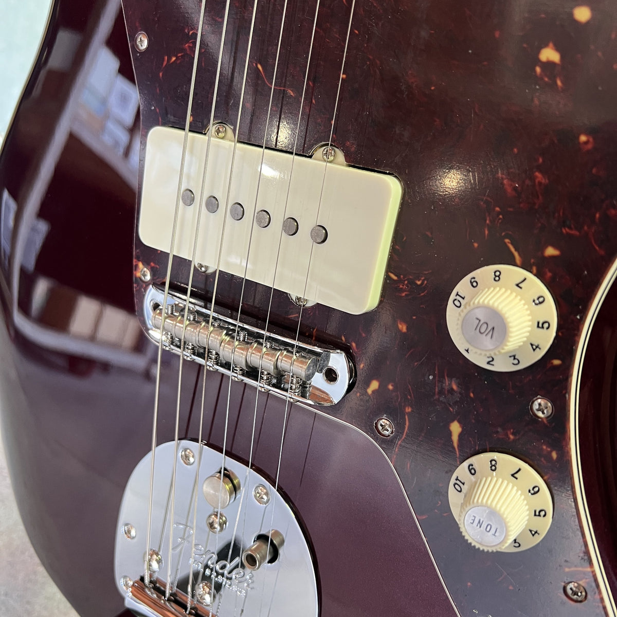 Fender Troy Van Leeuwen Signature Jazzmaster – Oxblood