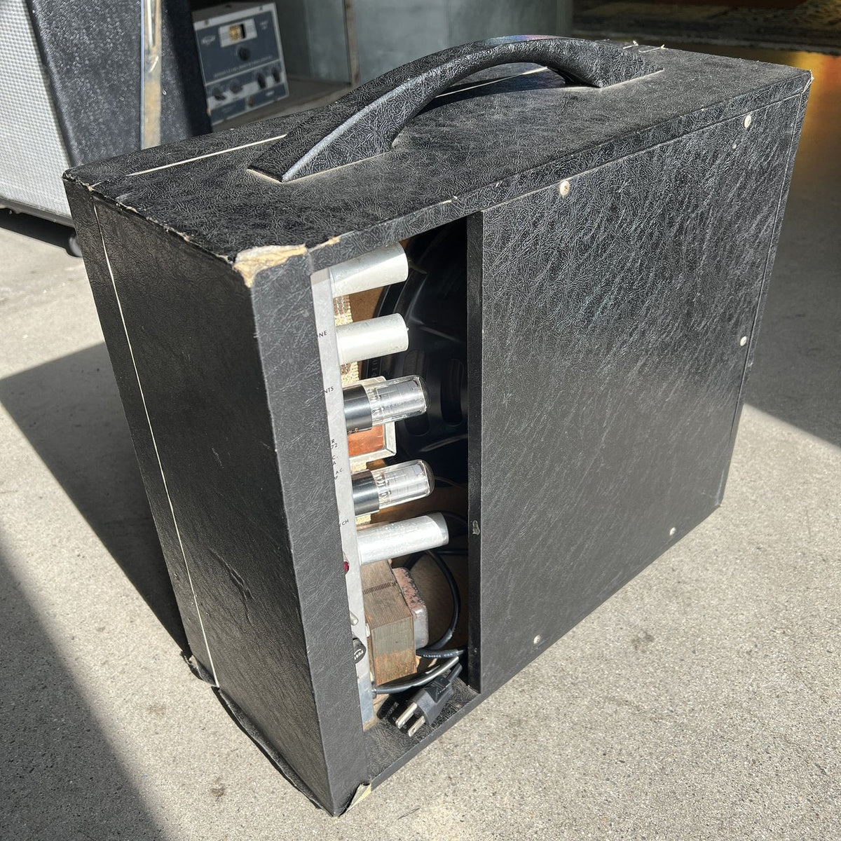 1961 Silvertone 1472 10W Guitar Amplifier