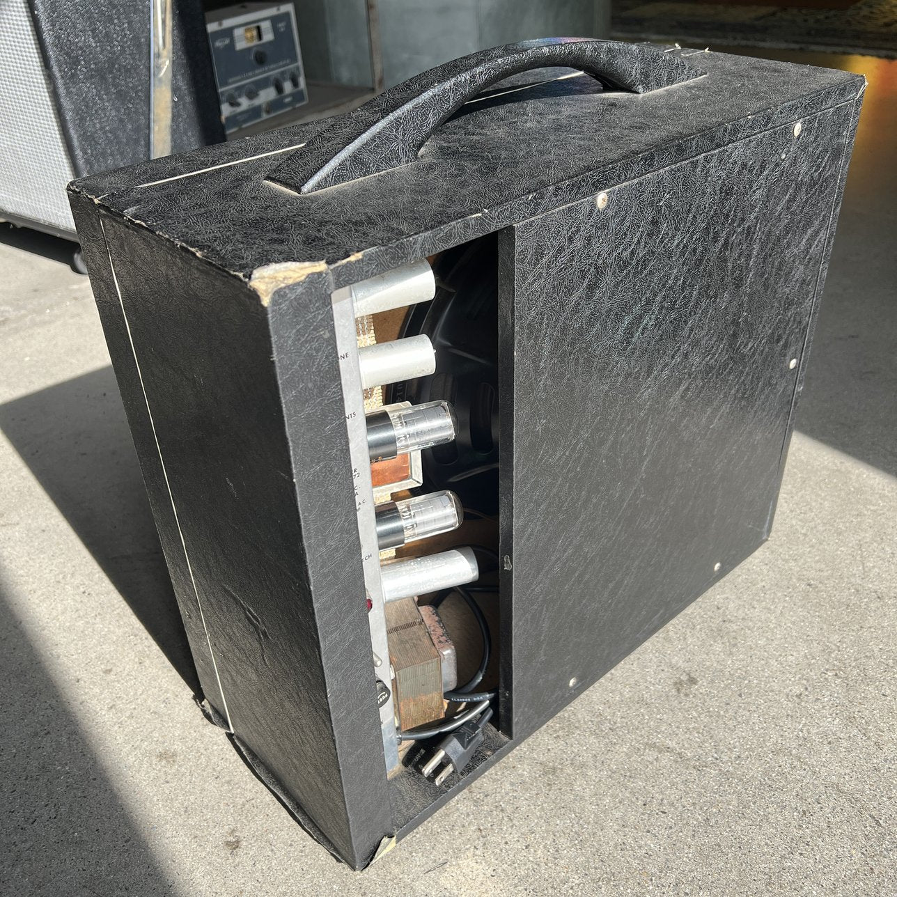 1961 Silvertone 1472 10W Guitar Amplifier